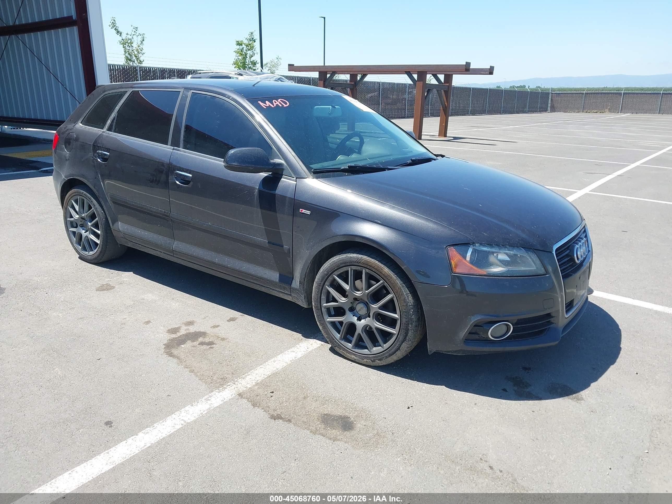 WAUKJAFMXBA129489