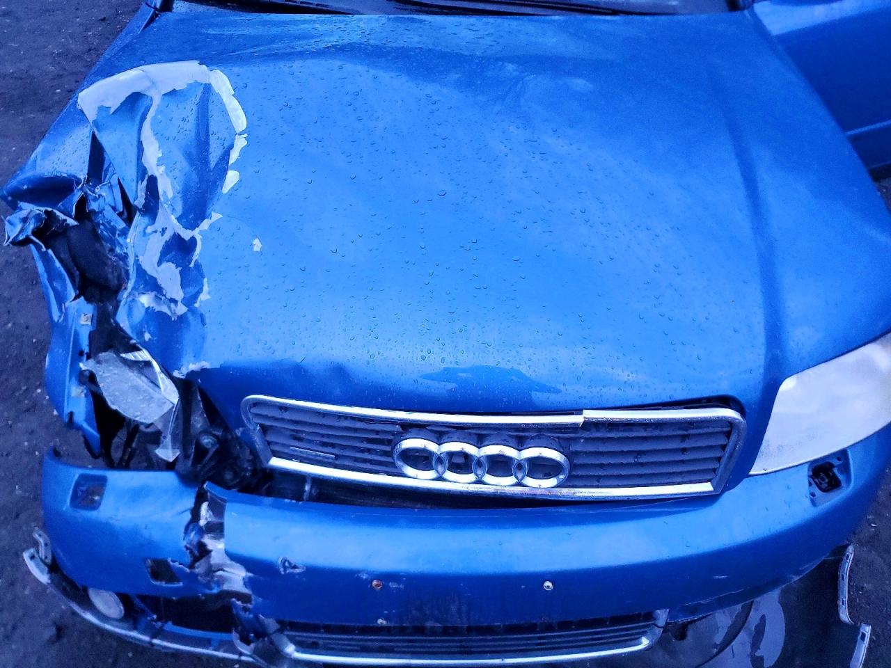 2002 Audi A4 1.8t Quattro Blue vin: WAULC68E82A308471