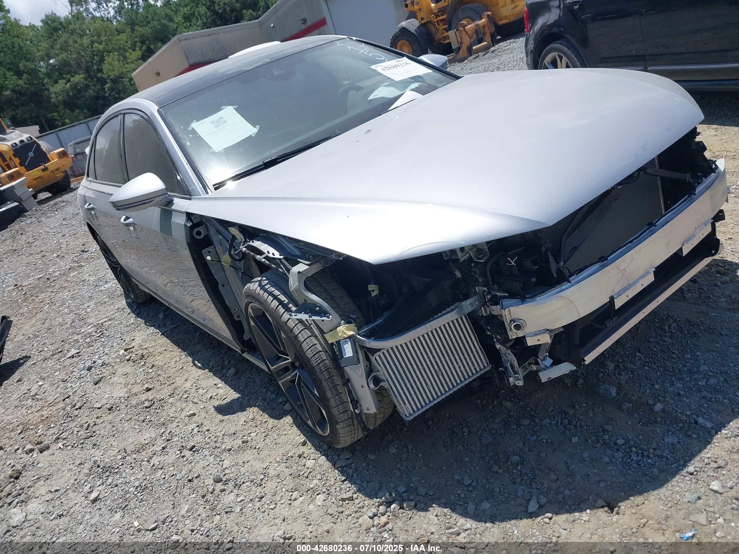 2025 Audi A8 L 55 Tfsi Quattro Tiptronic Серебряный vin: WAULDAF82SN001562