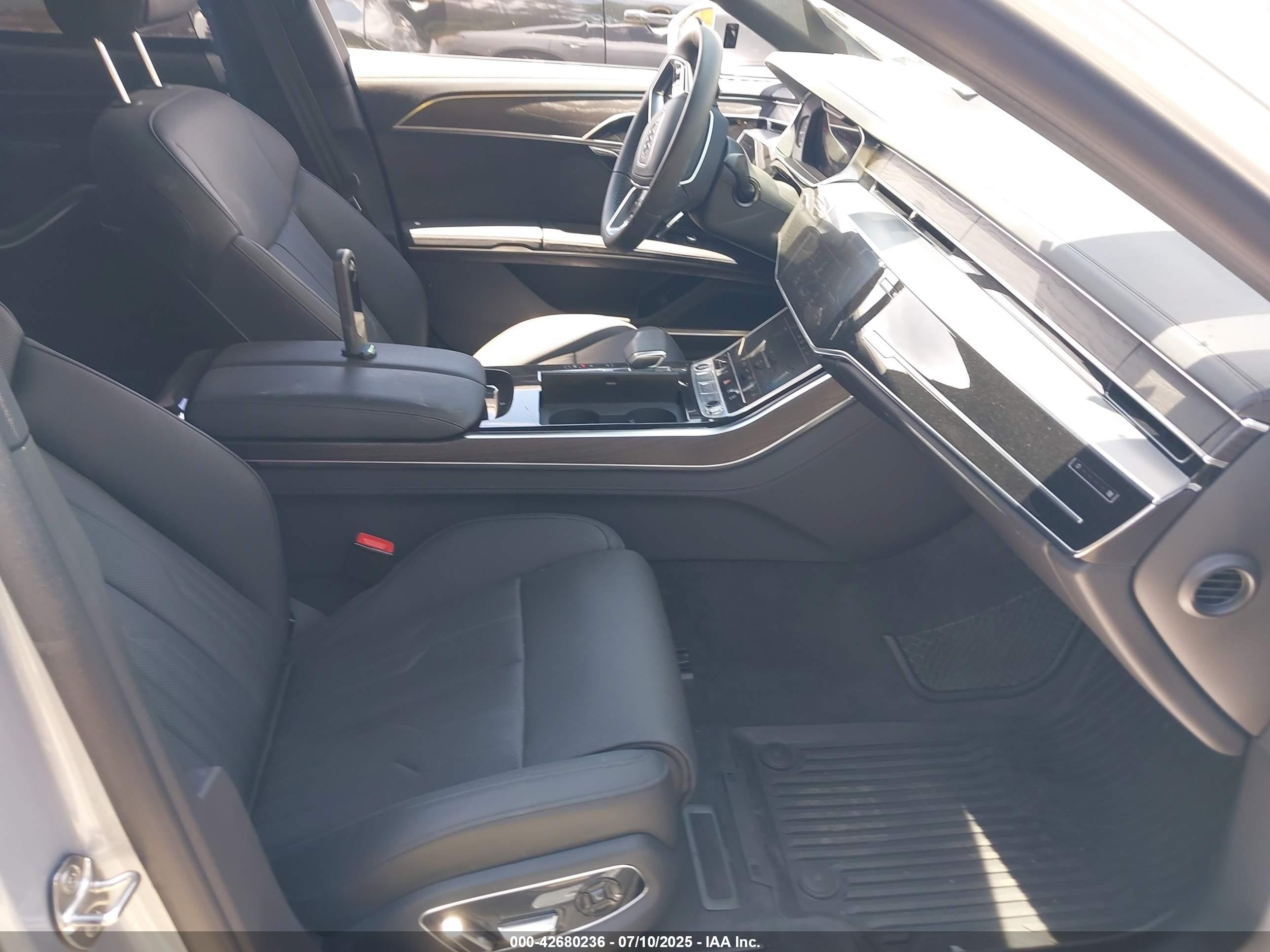 2025 Audi A8 L 55 Tfsi Quattro Tiptronic Серебряный vin: WAULDAF82SN001562