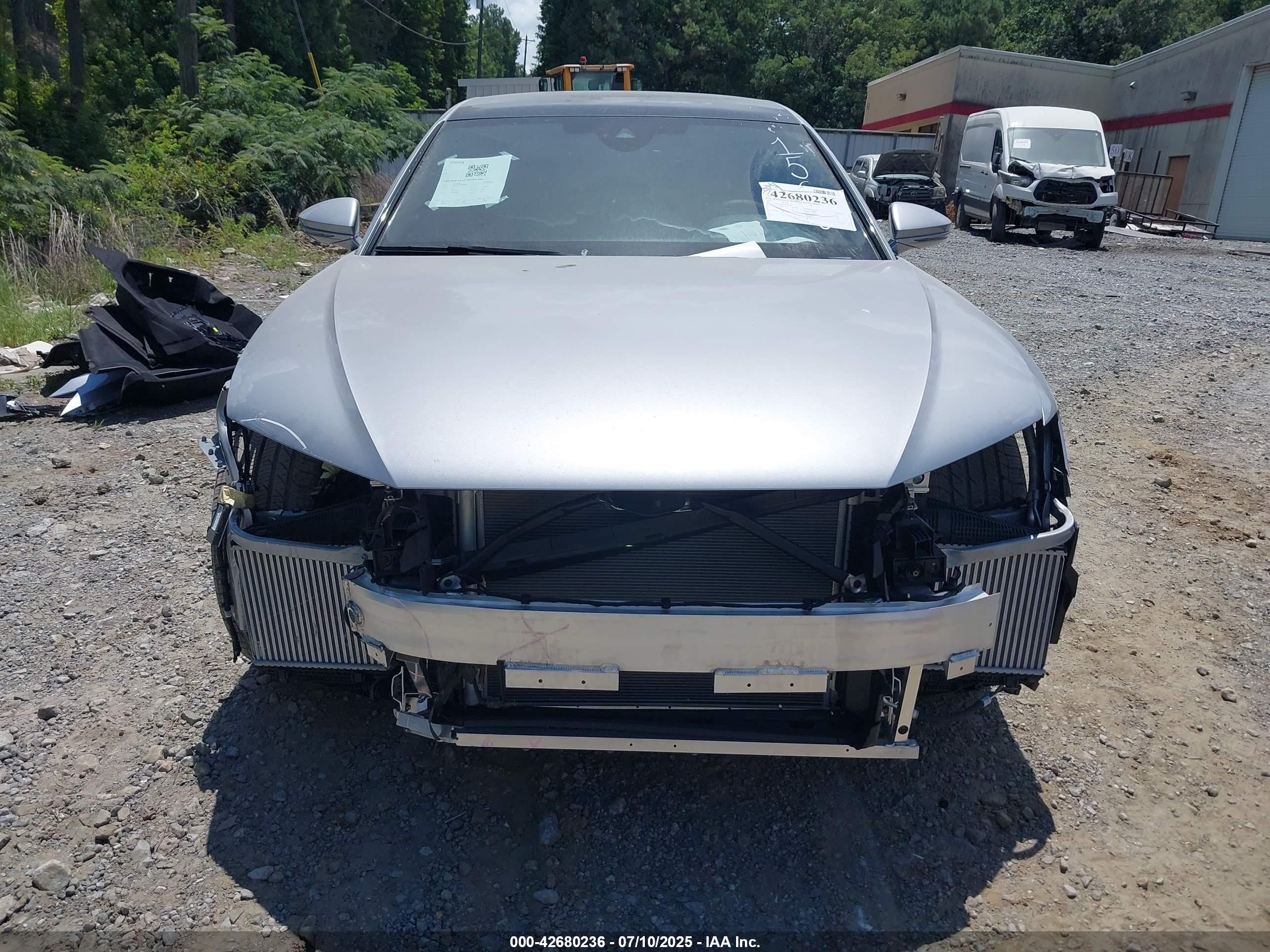 2025 Audi A8 L 55 Tfsi Quattro Tiptronic Серебряный vin: WAULDAF82SN001562