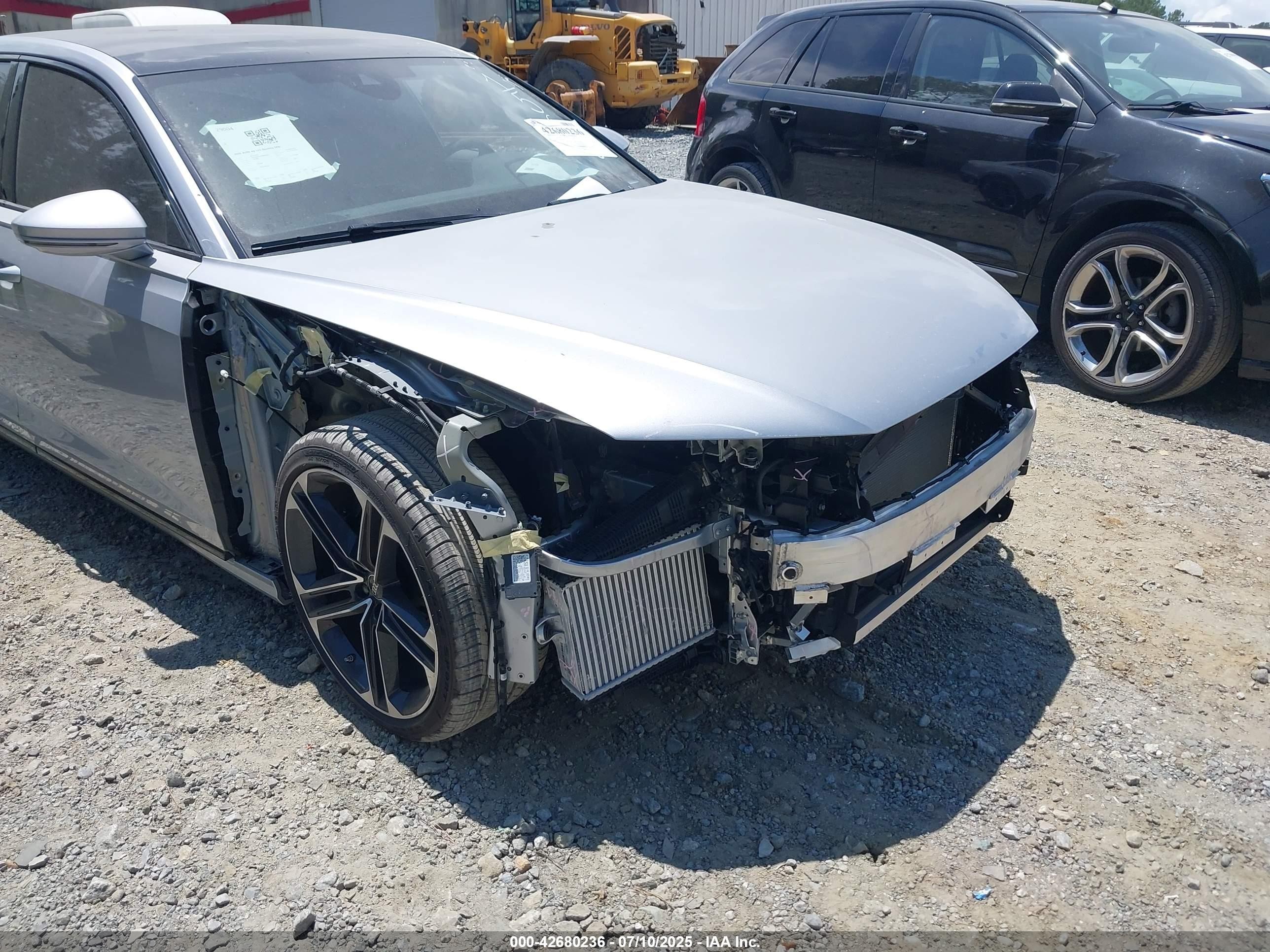 2025 Audi A8 L 55 Tfsi Quattro Tiptronic Серебряный vin: WAULDAF82SN001562
