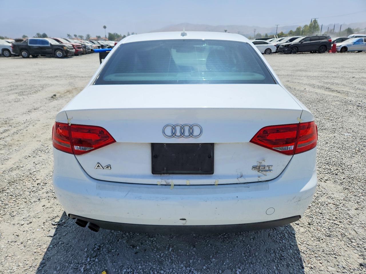 2009 Audi A4 2.0t Quattro White vin: WAULF78K39A135732