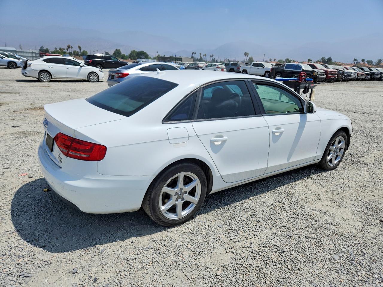 2009 Audi A4 2.0t Quattro White vin: WAULF78K39A135732