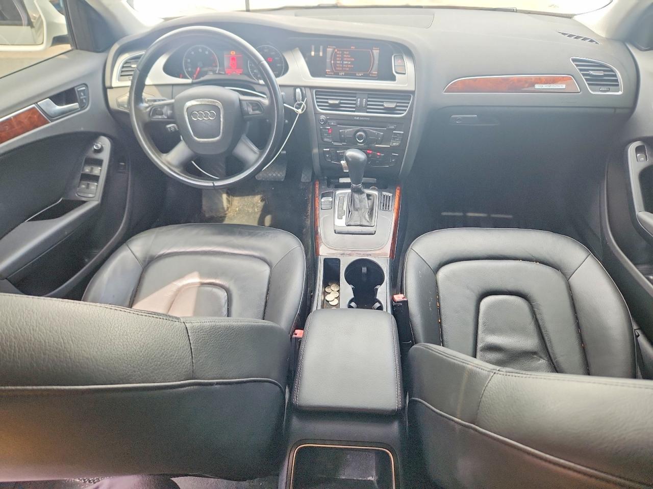 2009 Audi A4 2.0t Quattro Белый vin: WAULF78K99N025230
