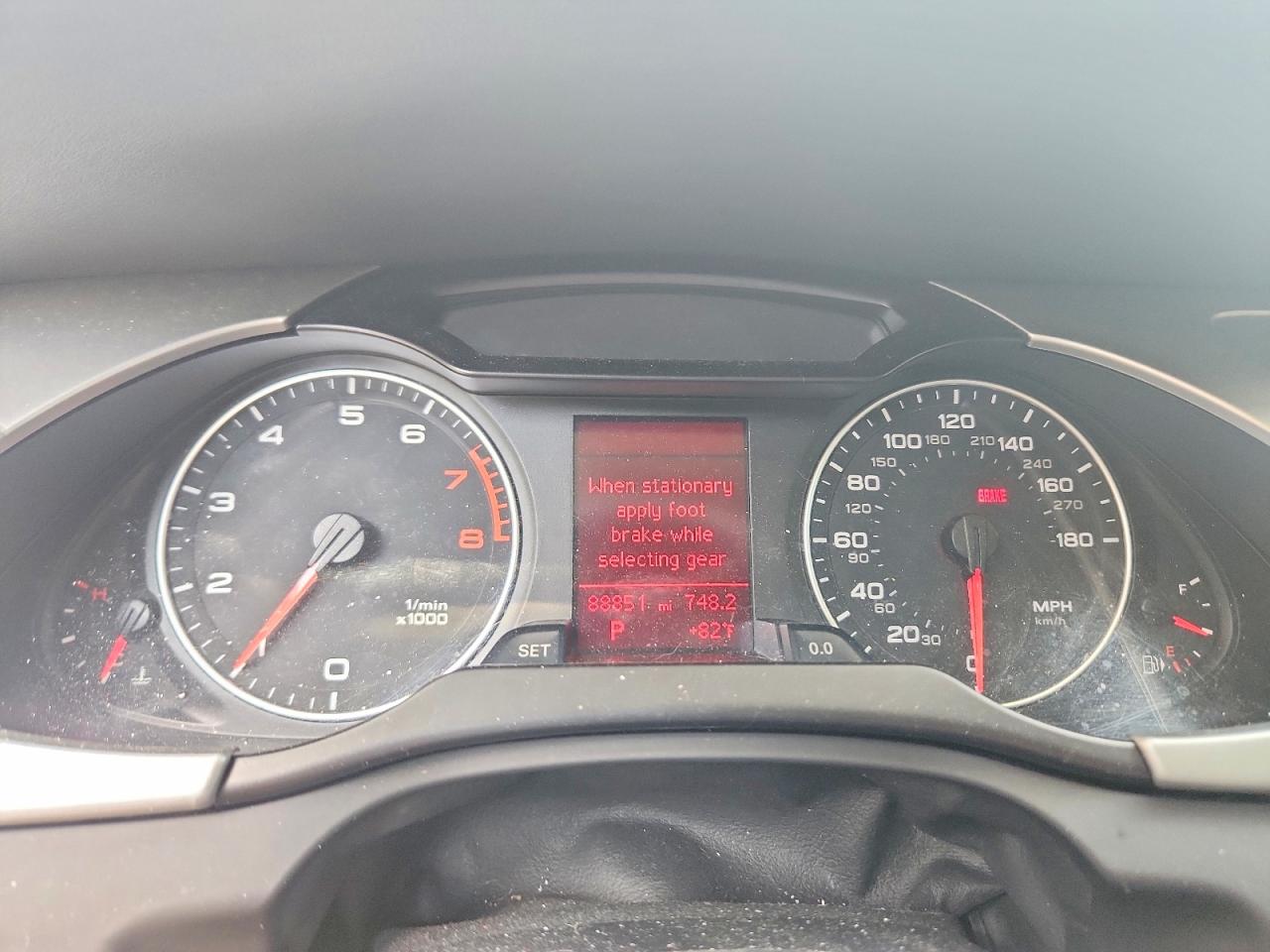 2009 Audi A4 2.0t Quattro Белый vin: WAULF78K99N025230