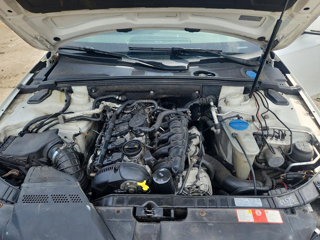 2009 Audi A4 2.0t Quattro Белый vin: WAULF78K99N025230