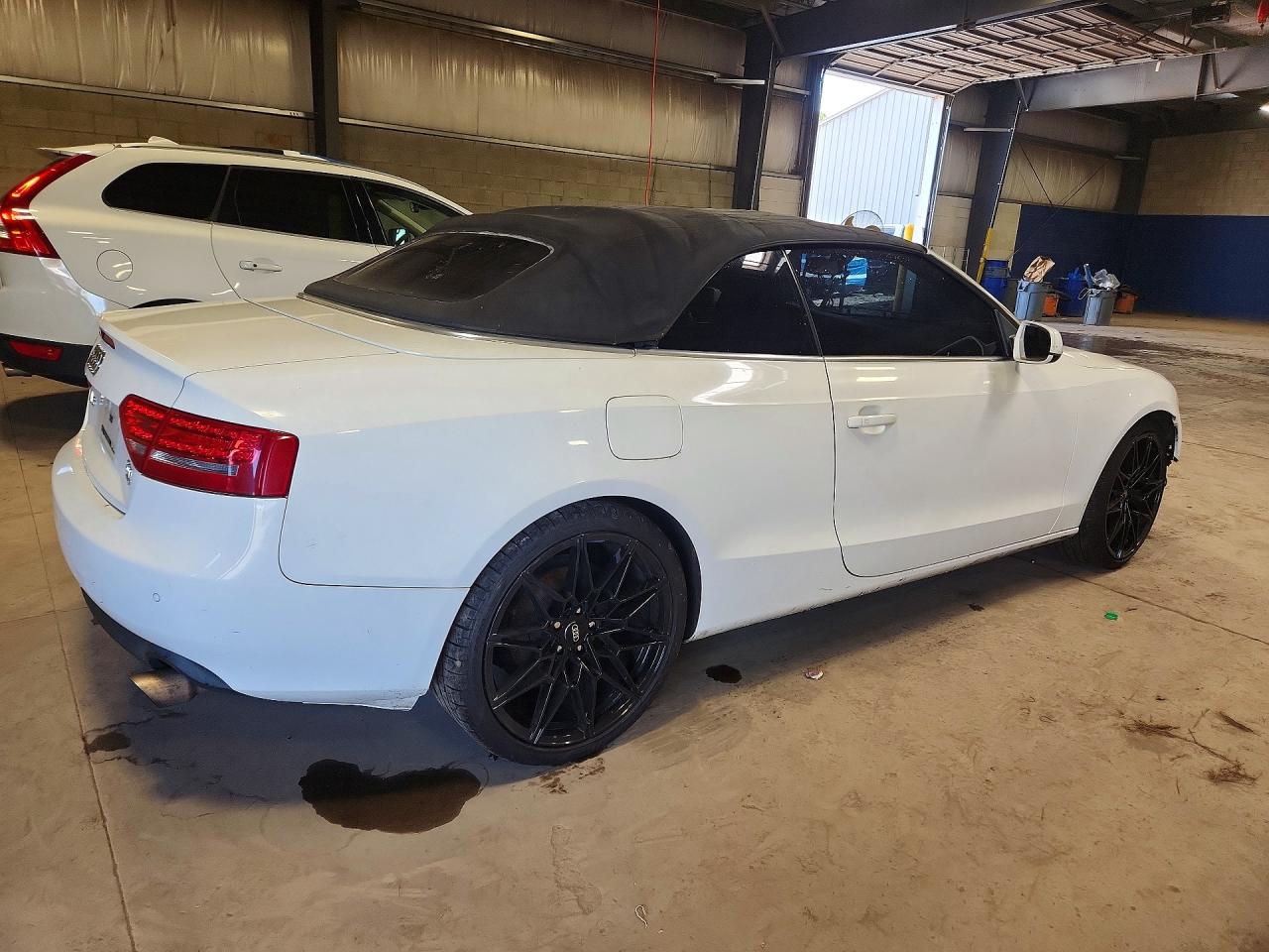 2010 Audi A5 Premium Plus White vin: WAULFAFH0AN013458