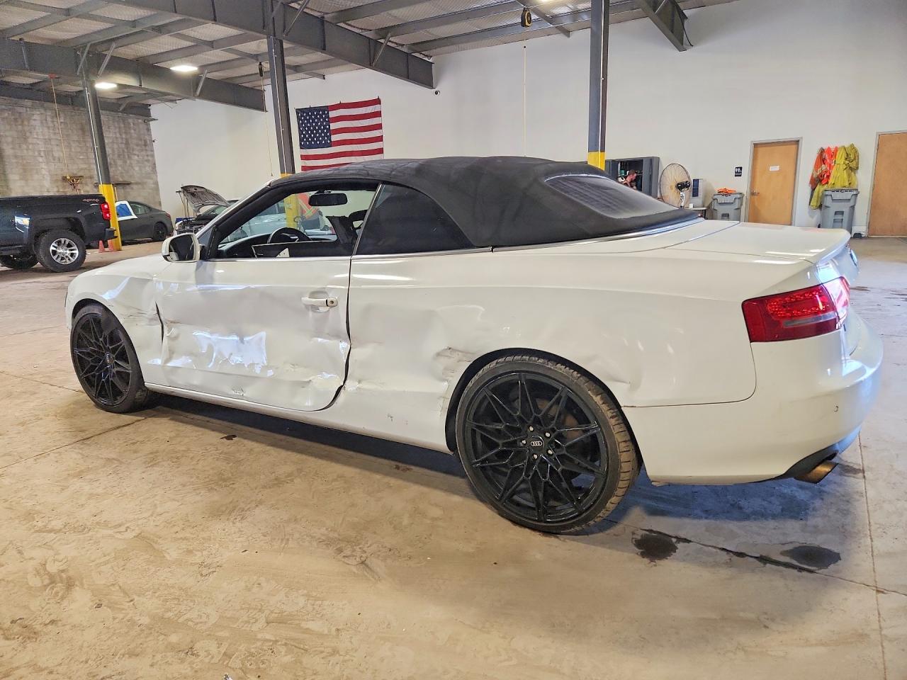 2010 Audi A5 Premium Plus White vin: WAULFAFH0AN013458