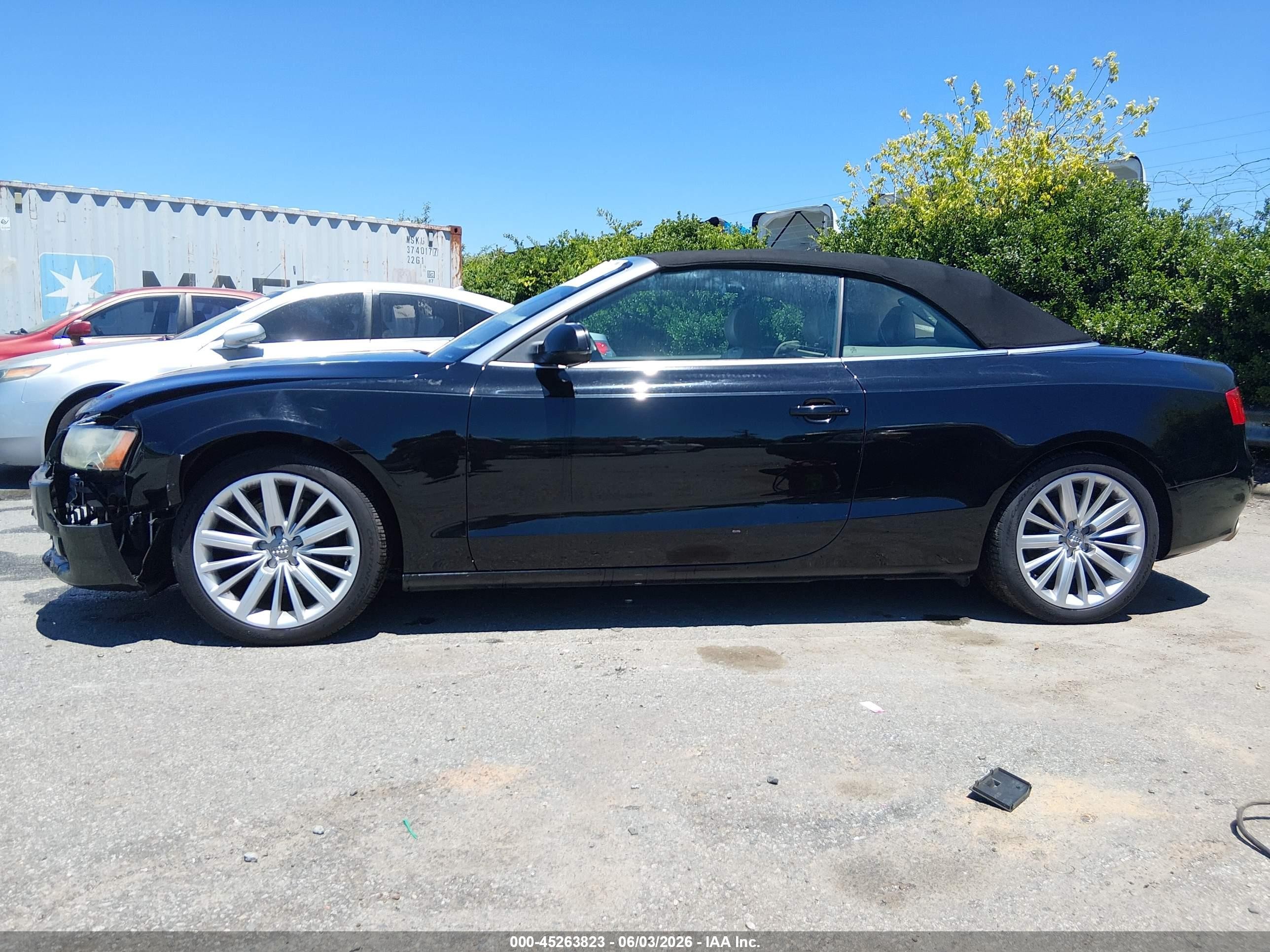 2011 Audi A5 2.0t Premium Black vin: WAULFAFH0BN010786