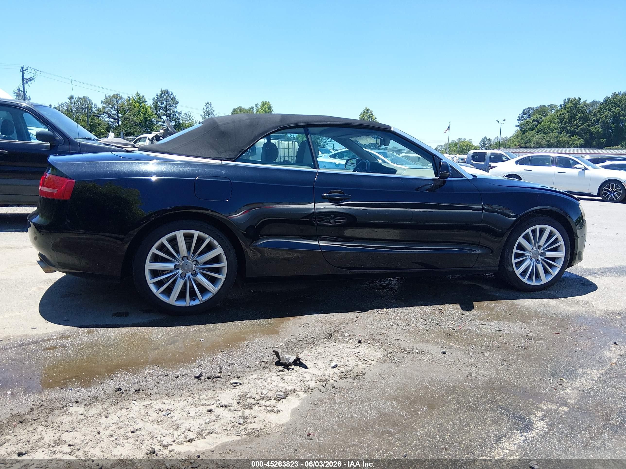 2011 Audi A5 2.0t Premium Black vin: WAULFAFH0BN010786