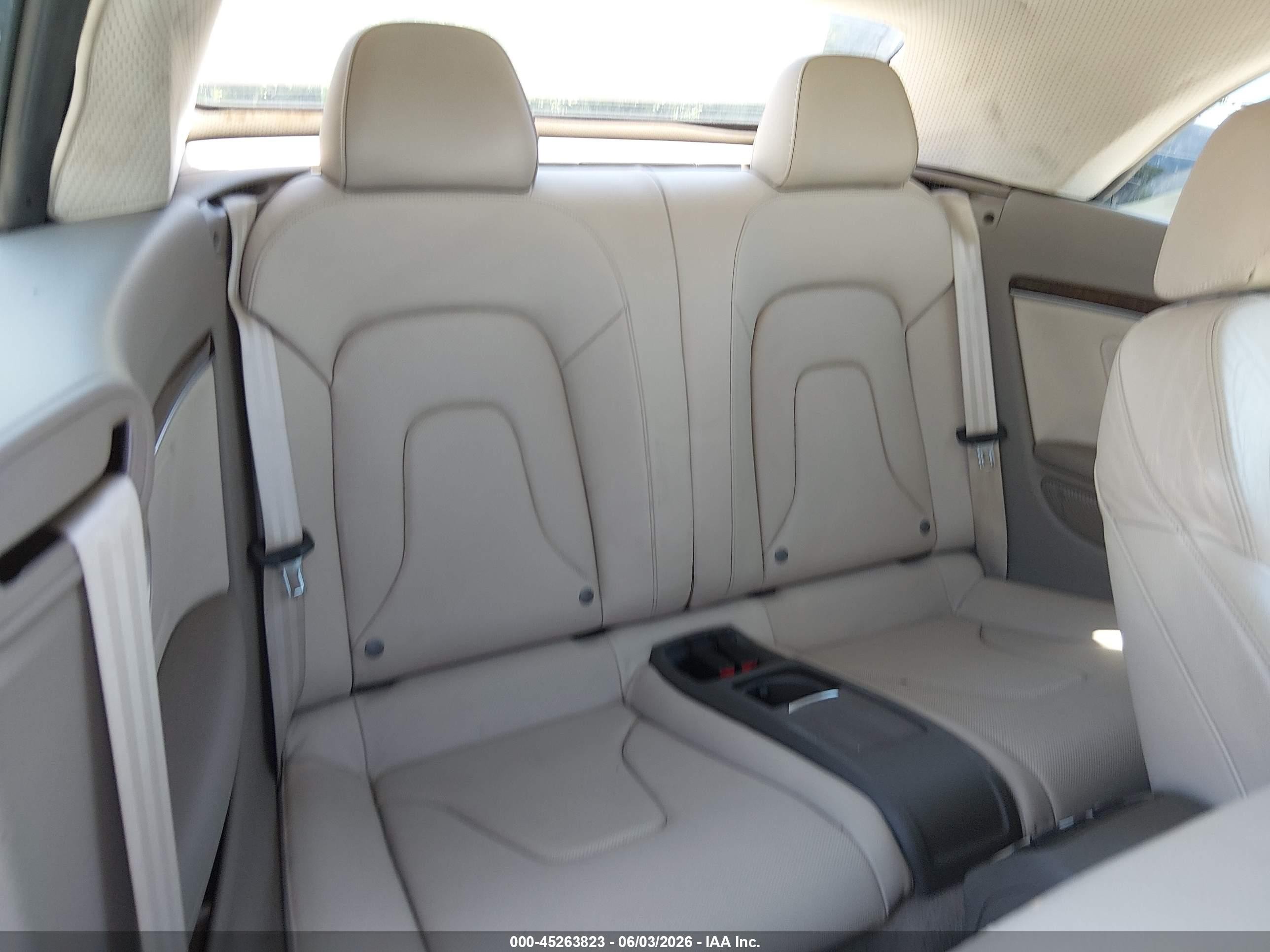 2011 Audi A5 2.0t Premium Black vin: WAULFAFH0BN010786