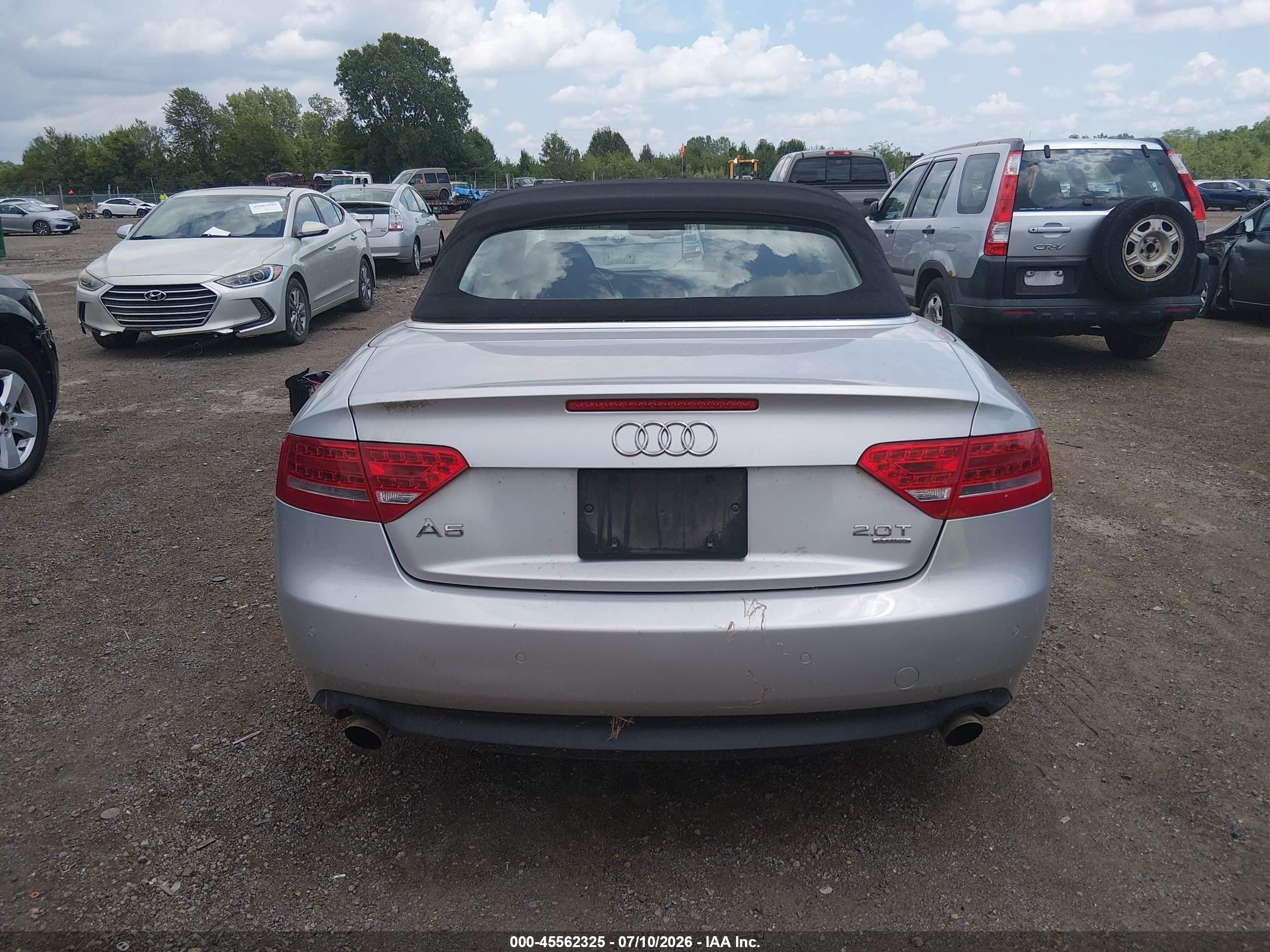 2012 Audi A5 2.0t Premium Silver vin: WAULFAFH0CN000826