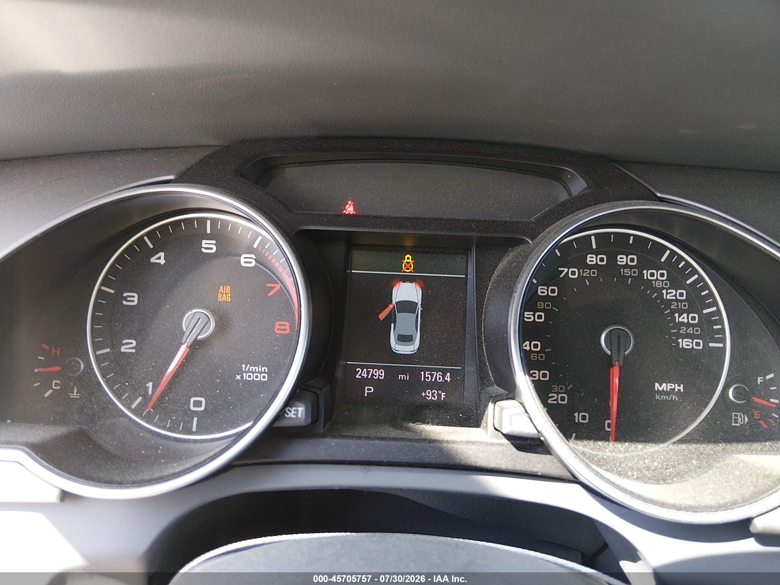 2013 Audi A5 2.0t Premium Серебряный vin: WAULFAFH0DN008295
