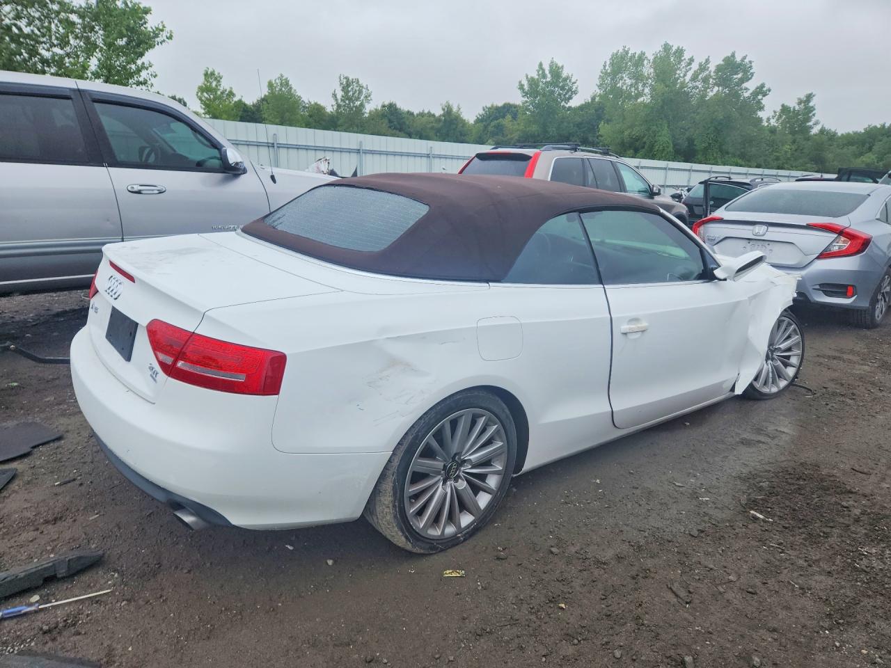 2010 Audi A5 Premium Plus White vin: WAULFAFH2AN018273