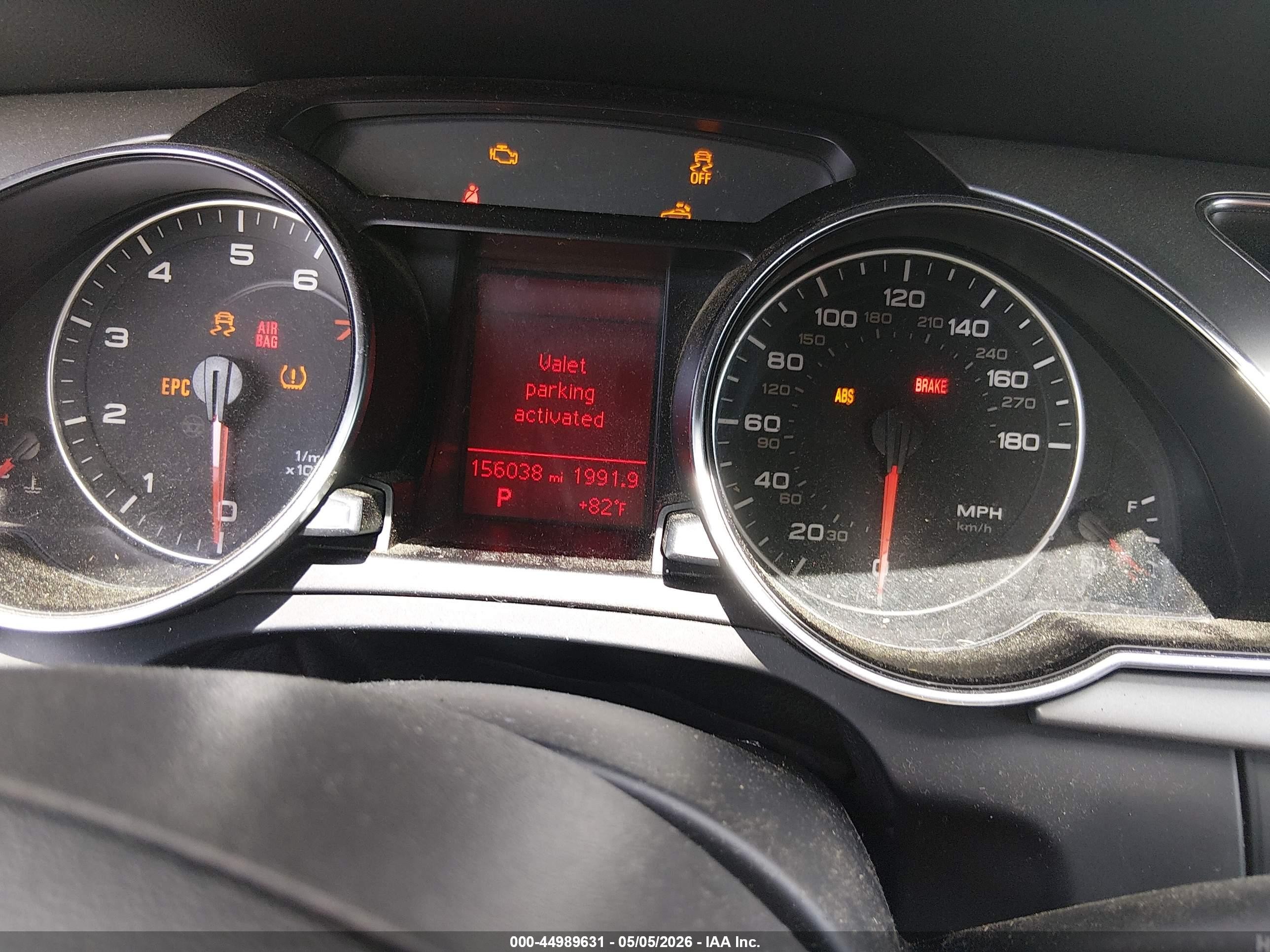 2012 Audi A5 2.0t Premium Белый vin: WAULFAFH2CN000360