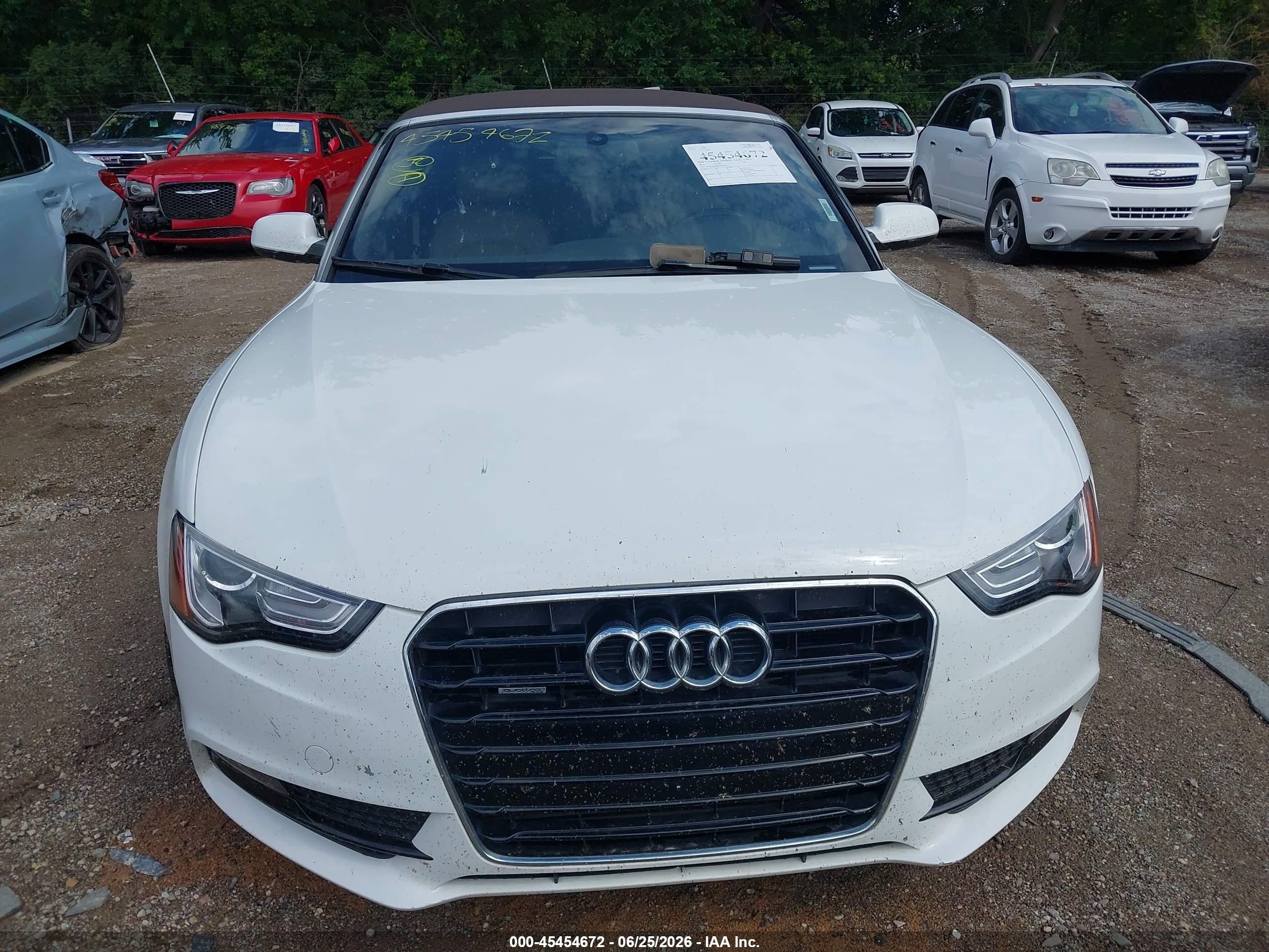 2013 Audi A5 2.0t Premium White vin: WAULFAFH2DN005902
