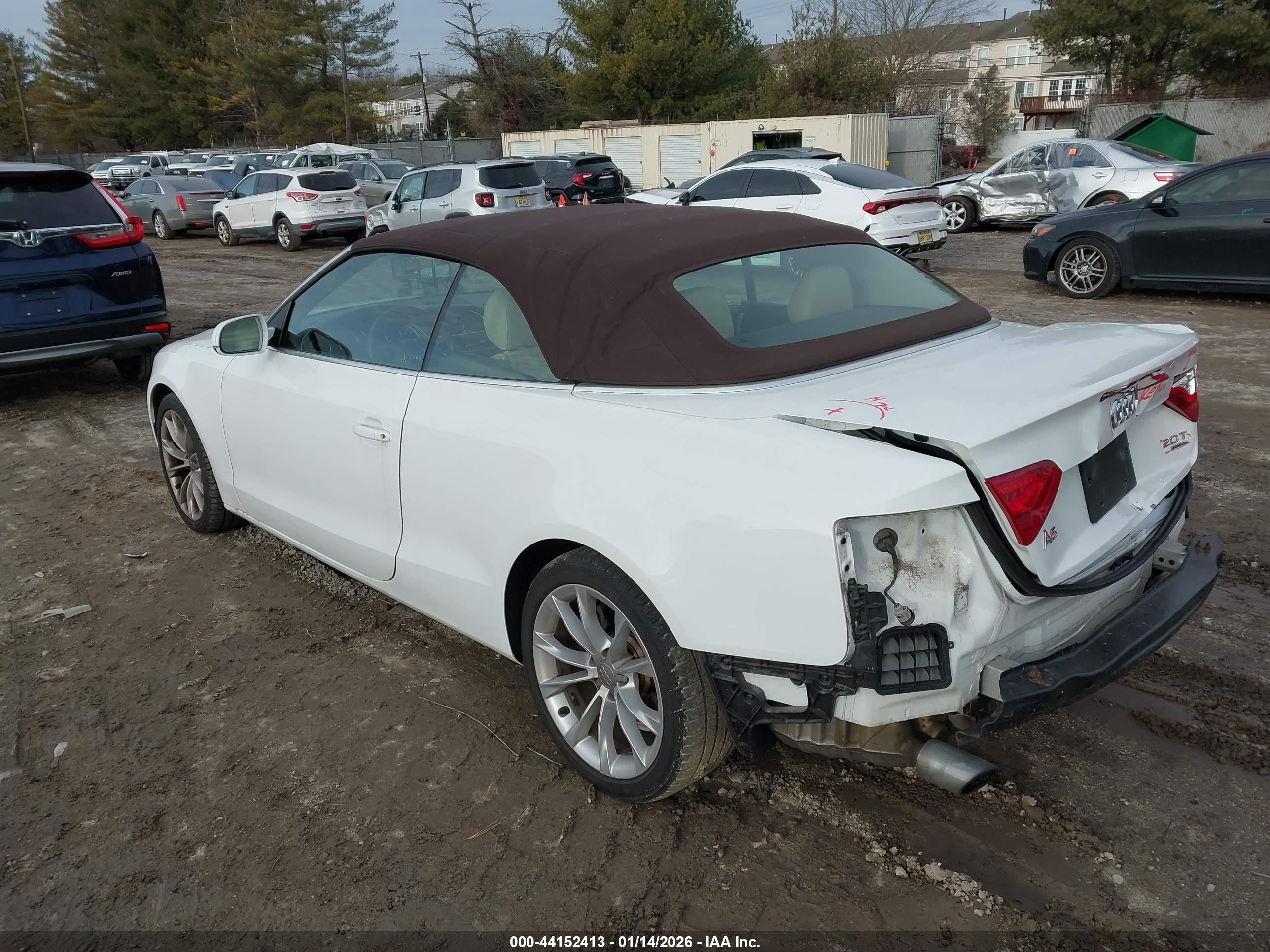 2013 Audi A5 2.0t Premium White vin: WAULFAFH3DN009098
