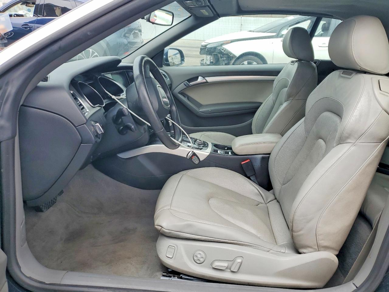 2010 Audi A5 Premium Plus Синий vin: WAULFAFH4AN021725