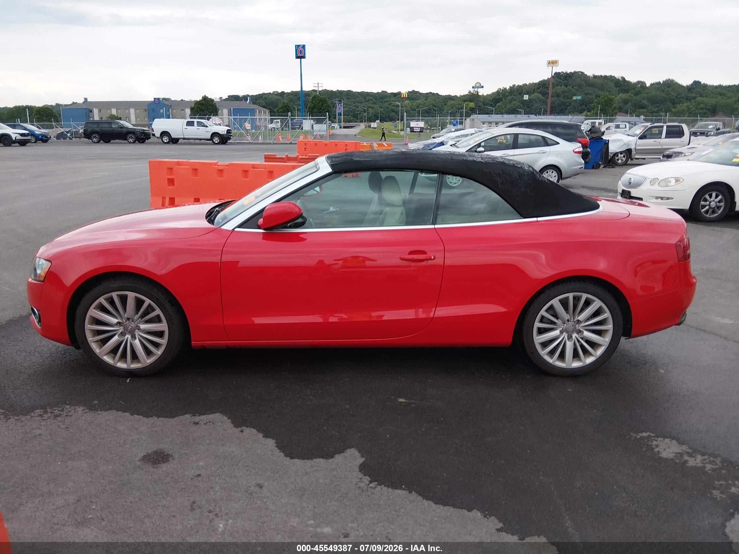 2011 Audi A5 2.0t Premium Red vin: WAULFAFH4BN001766