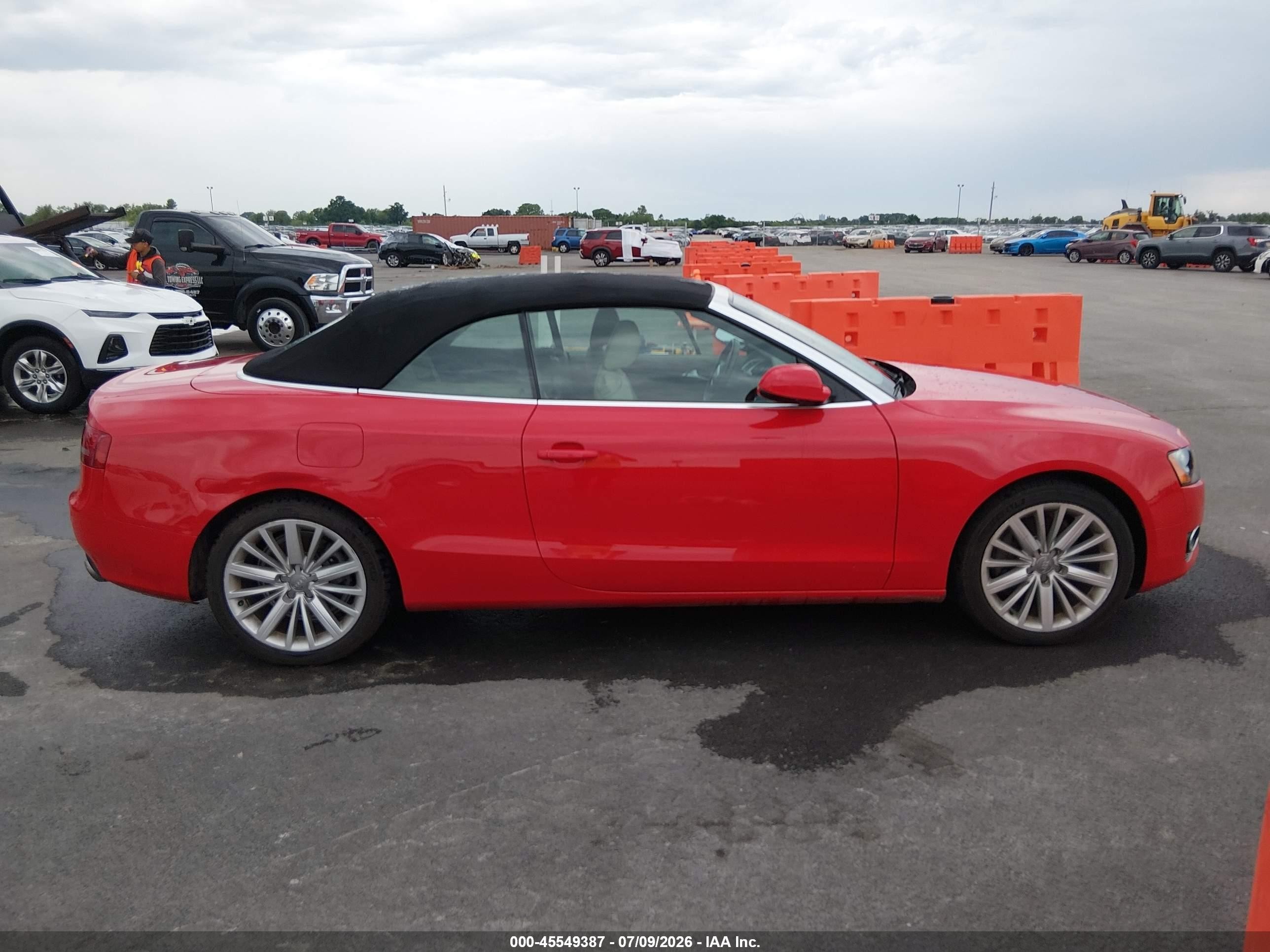 2011 Audi A5 2.0t Premium Red vin: WAULFAFH4BN001766
