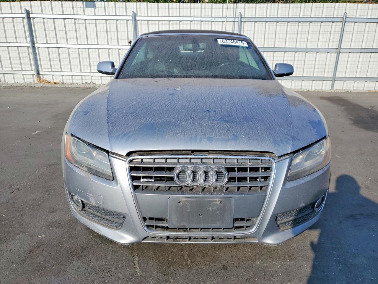 2011 Audi A5 Premium Plus Серебряный vin: WAULFAFH4BN013898