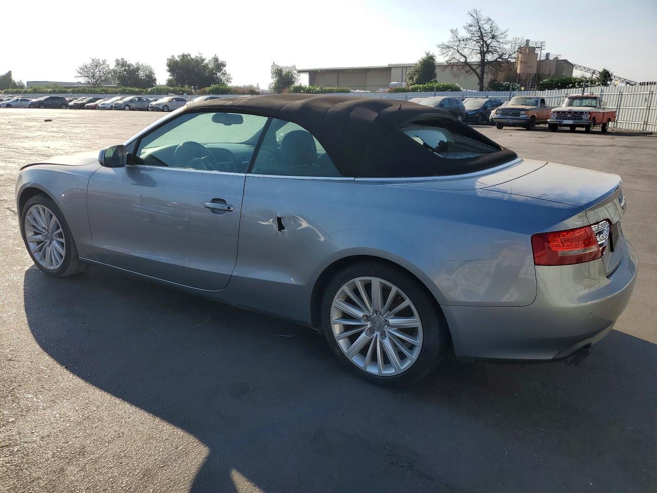 2011 Audi A5 Premium Plus Серебряный vin: WAULFAFH4BN013898