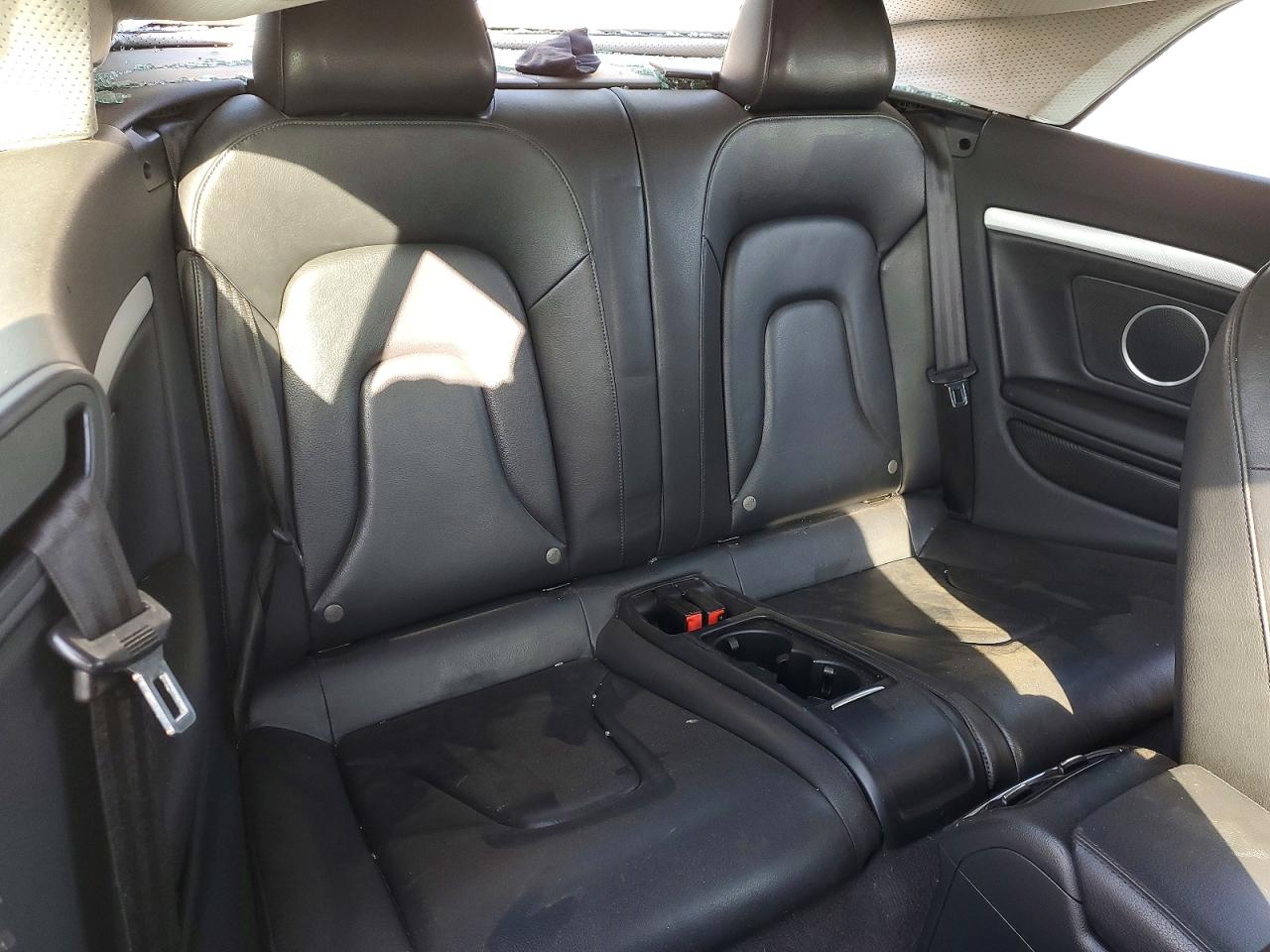 2011 Audi A5 Premium Plus Серебряный vin: WAULFAFH4BN013898