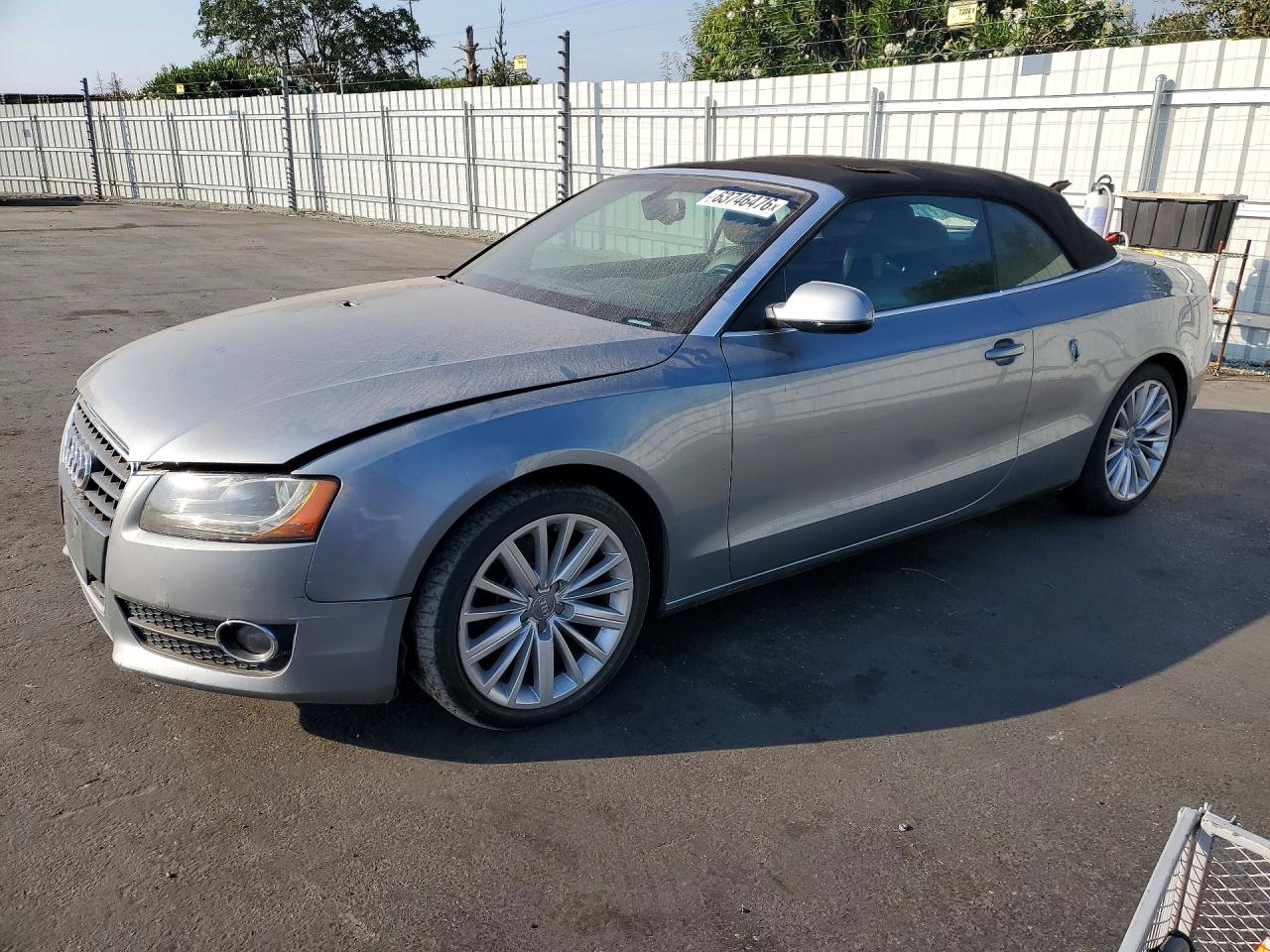 2011 Audi A5 Premium Plus Серебряный vin: WAULFAFH4BN013898