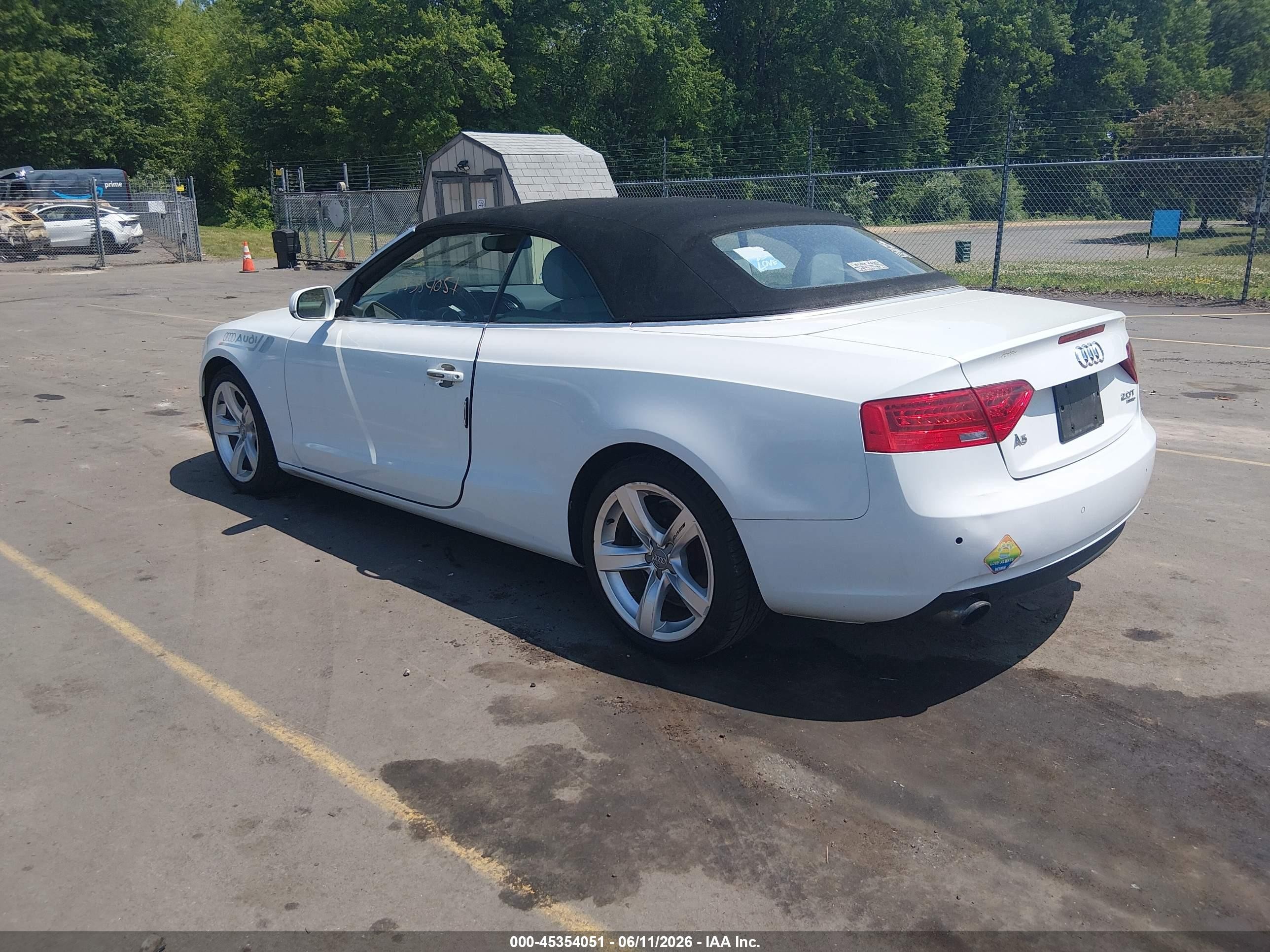 2013 Audi A5 2.0t Premium Белый vin: WAULFAFH4DN004766
