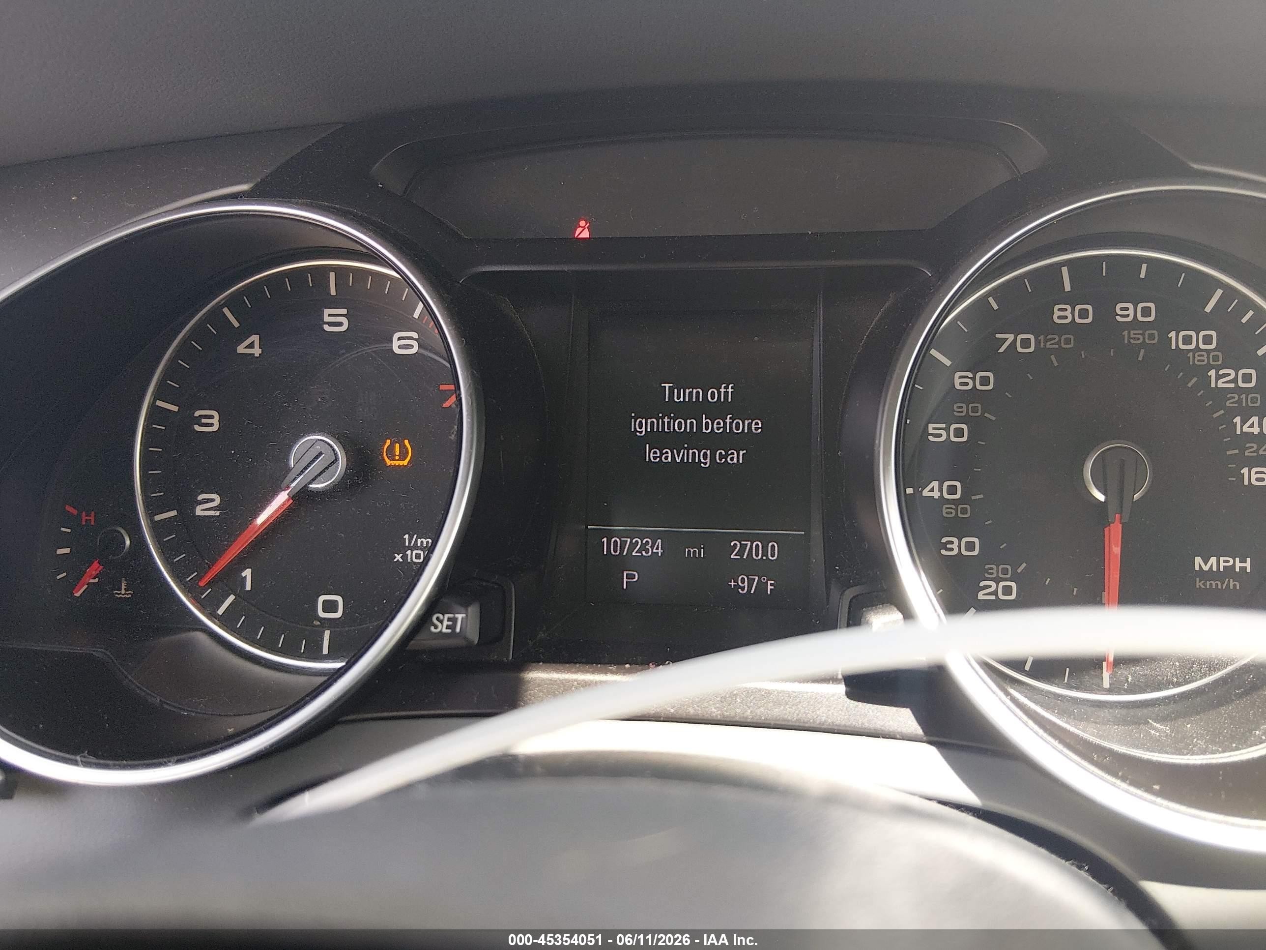 2013 Audi A5 2.0t Premium Белый vin: WAULFAFH4DN004766