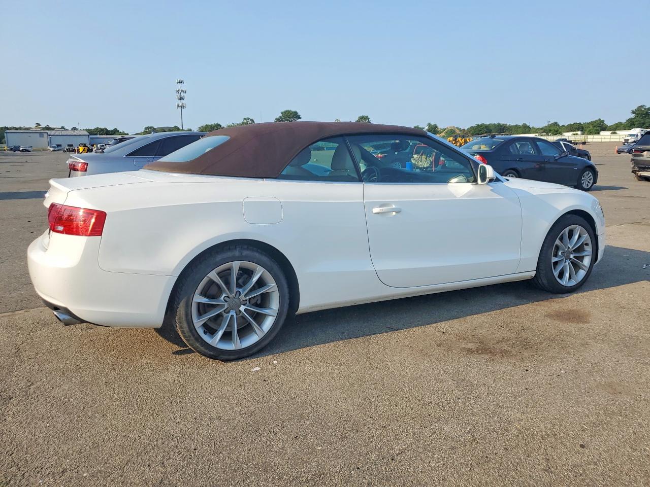 2013 Audi A5 Premium Plus White vin: WAULFAFH5DN006199