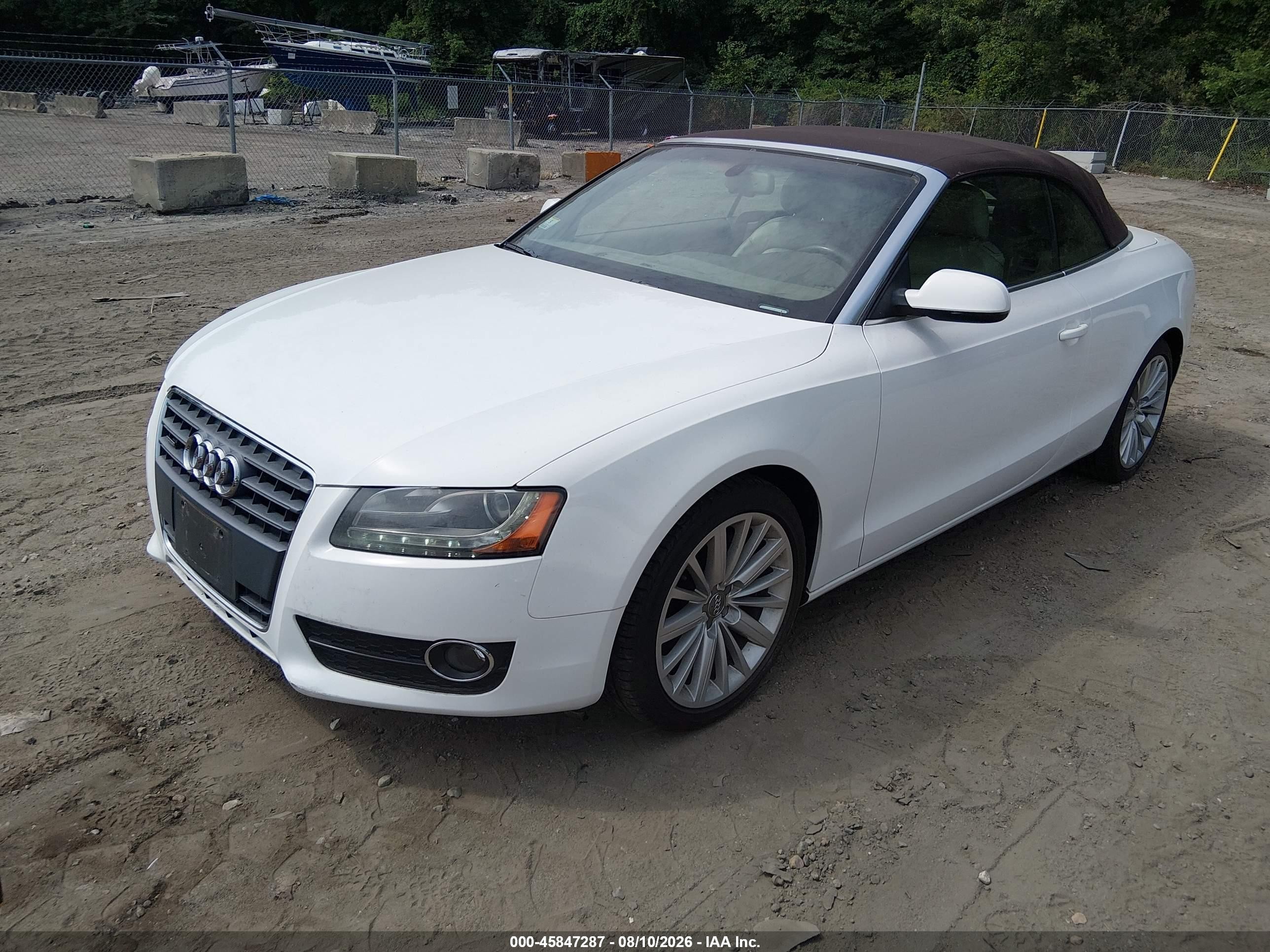 2011 Audi A5 2.0t Premium White vin: WAULFAFH6BN016429