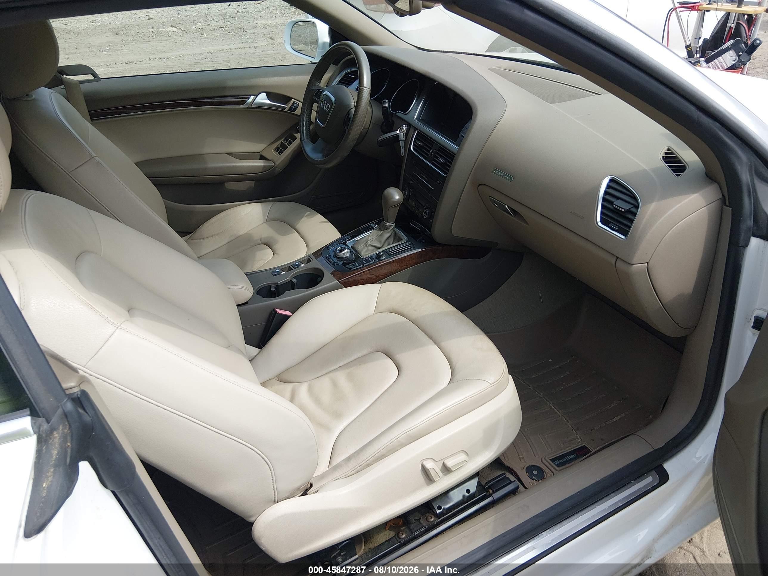 2011 Audi A5 2.0t Premium White vin: WAULFAFH6BN016429