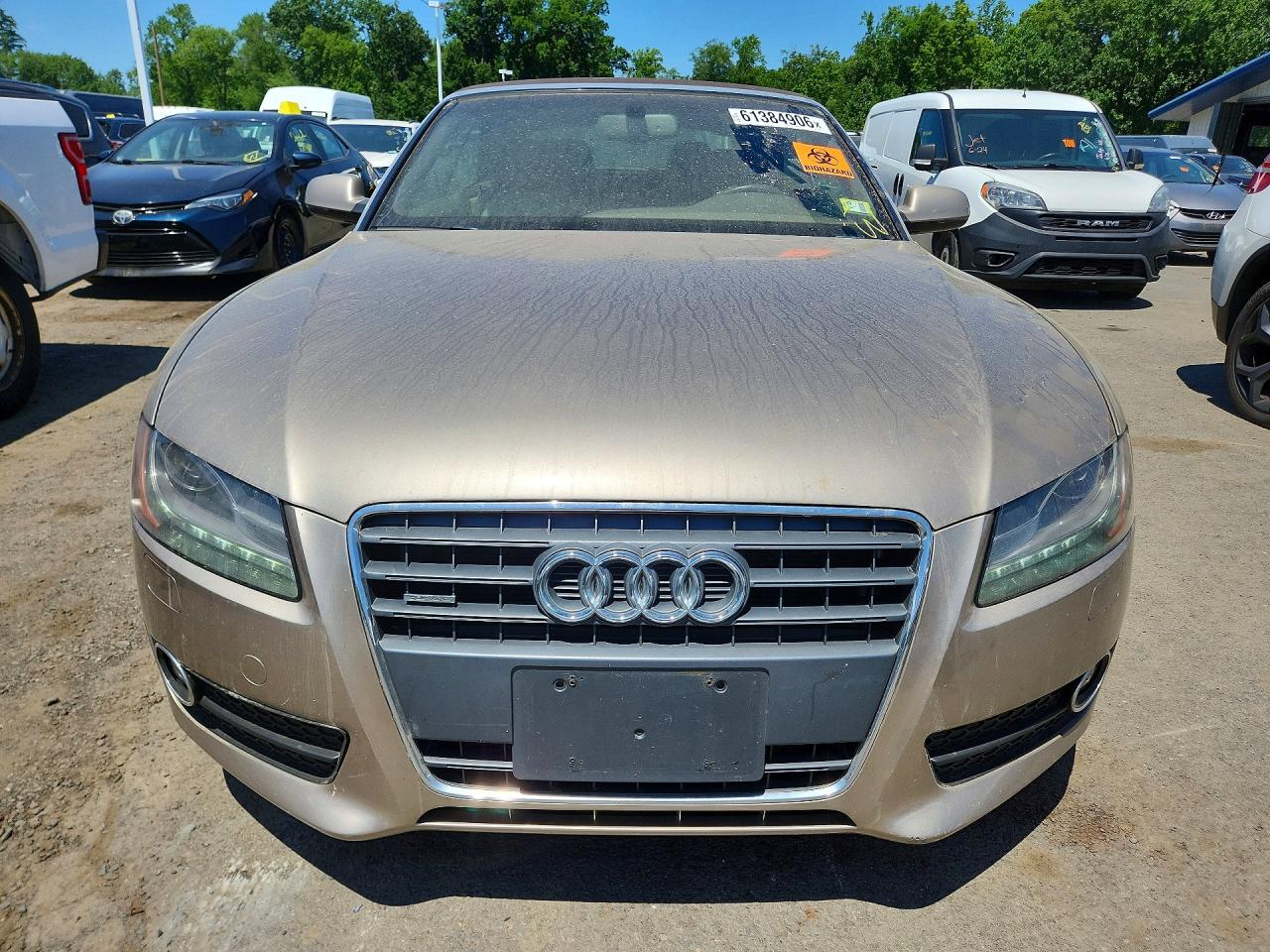 2011 Audi A5 Premium Plus Beige vin: WAULFAFH7BN010722