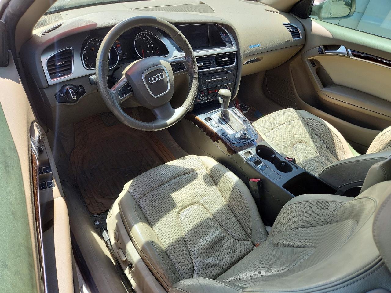 2011 Audi A5 Premium Plus Beige vin: WAULFAFH7BN010722