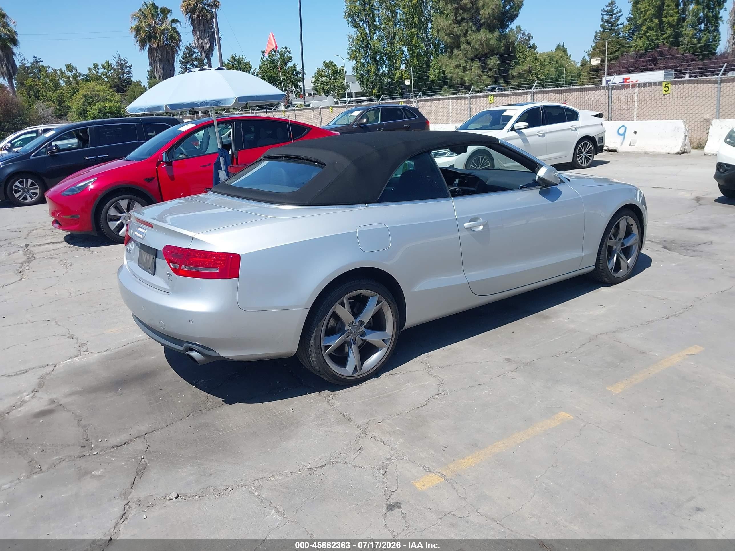 2012 Audi A5 2.0t Premium Gray vin: WAULFAFH8CN001027