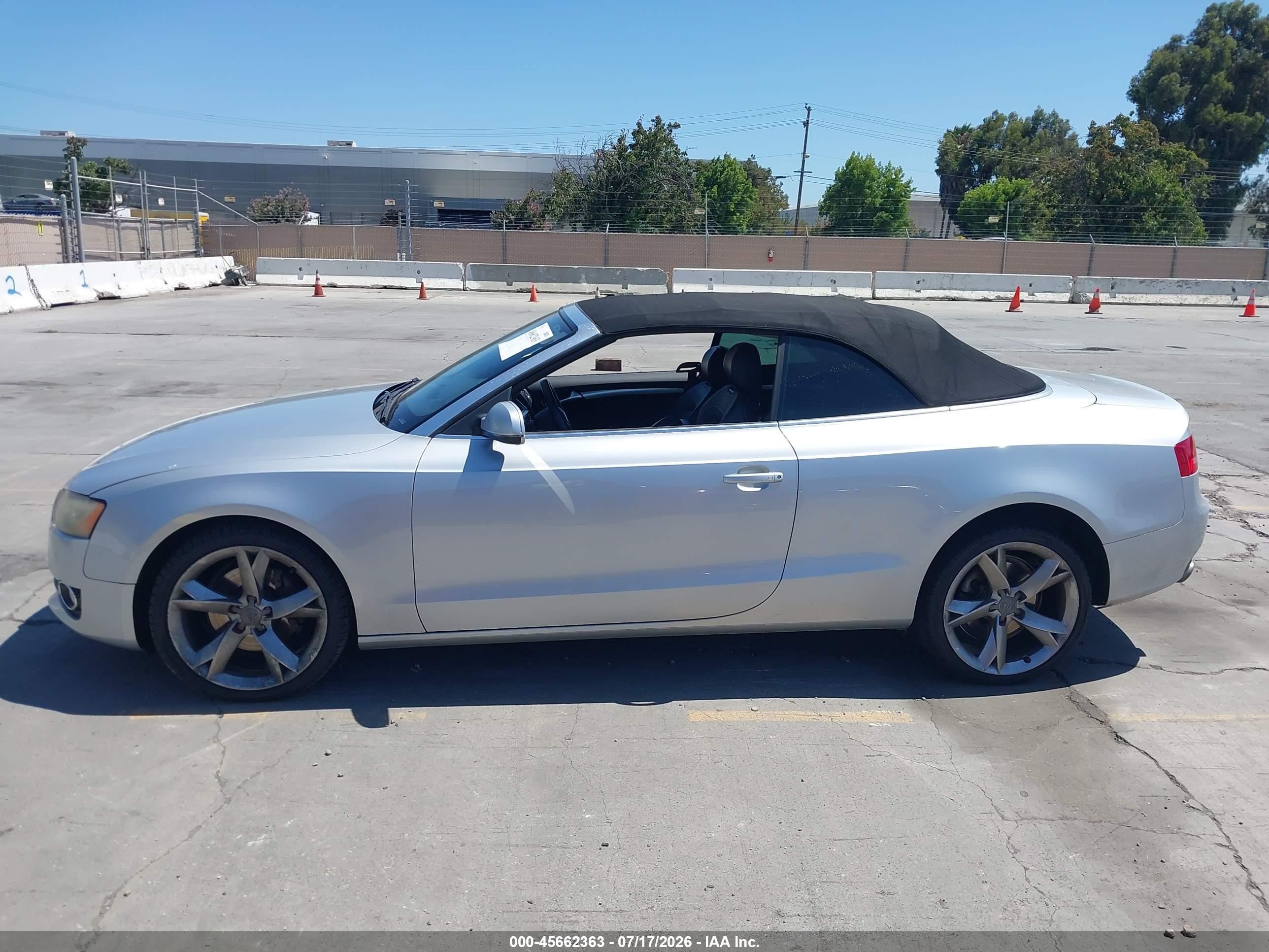 2012 Audi A5 2.0t Premium Gray vin: WAULFAFH8CN001027