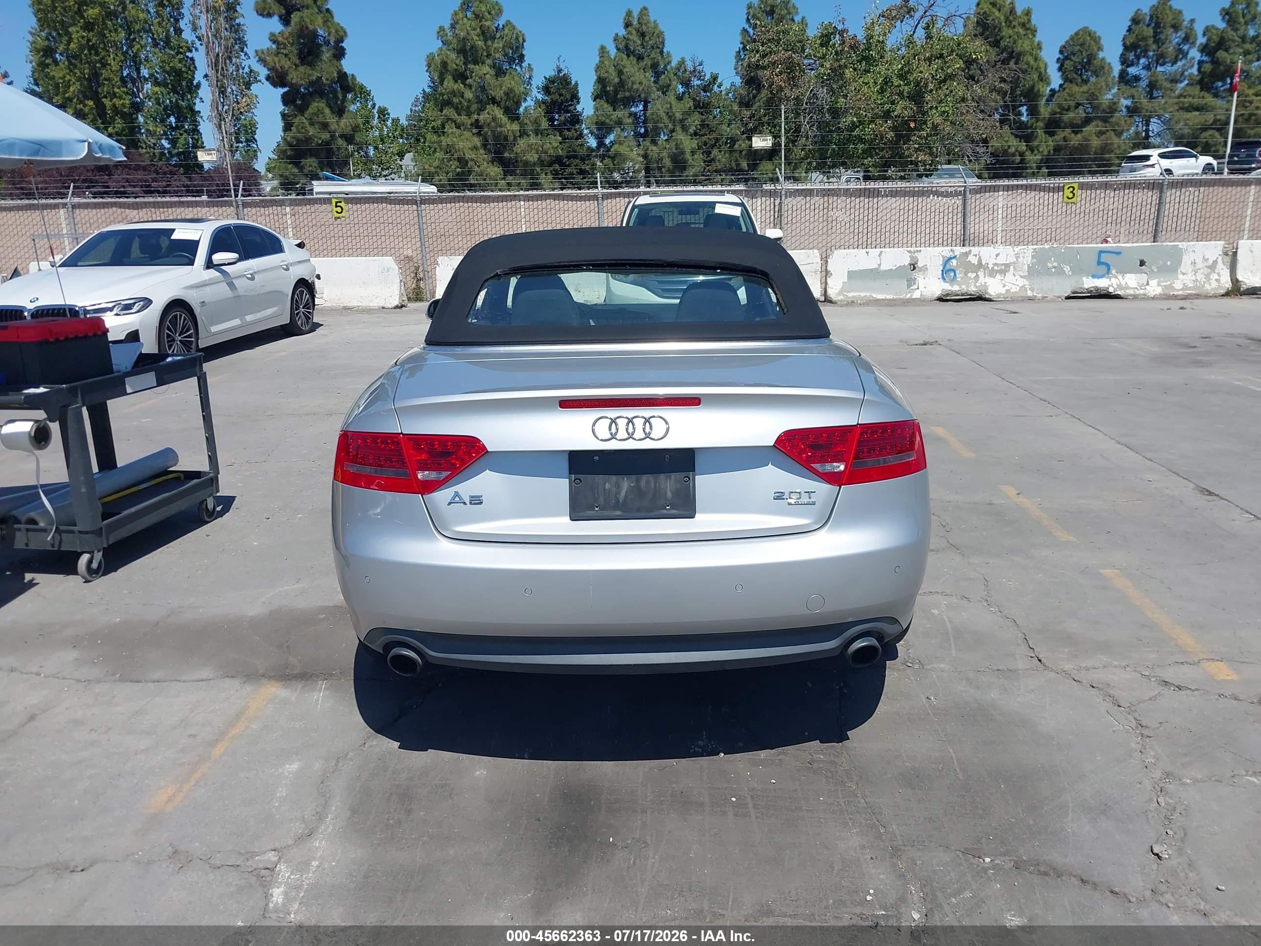 2012 Audi A5 2.0t Premium Gray vin: WAULFAFH8CN001027