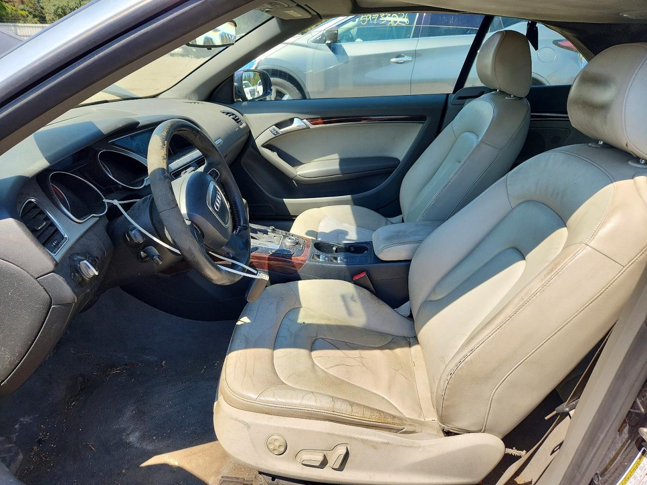 2010 Audi A5 Premium Plus Черный vin: WAULFAFHXAN012477