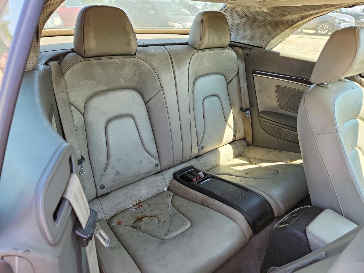 2010 Audi A5 Premium Plus Черный vin: WAULFAFHXAN012477