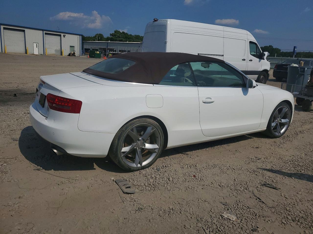 2011 Audi A5 Premium Plus White vin: WAULFAFHXBN001576