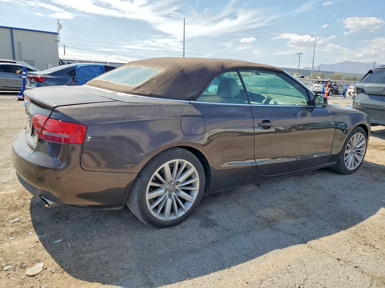2011 Audi A5 Premium Plus Brown vin: WAULFAFHXBN003599