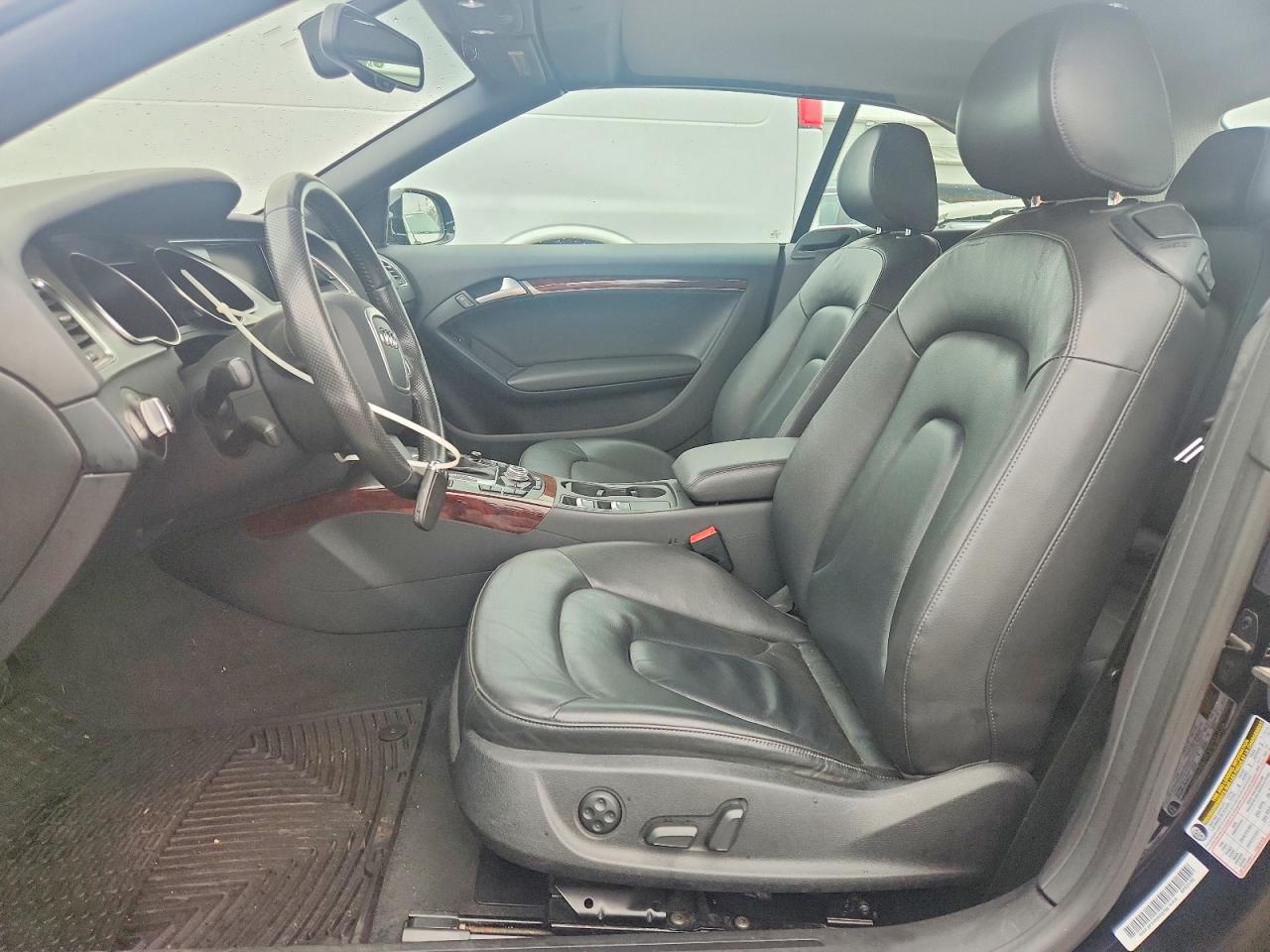 2011 Audi A5 Premium Plus Черный vin: WAULFAFHXBN015056