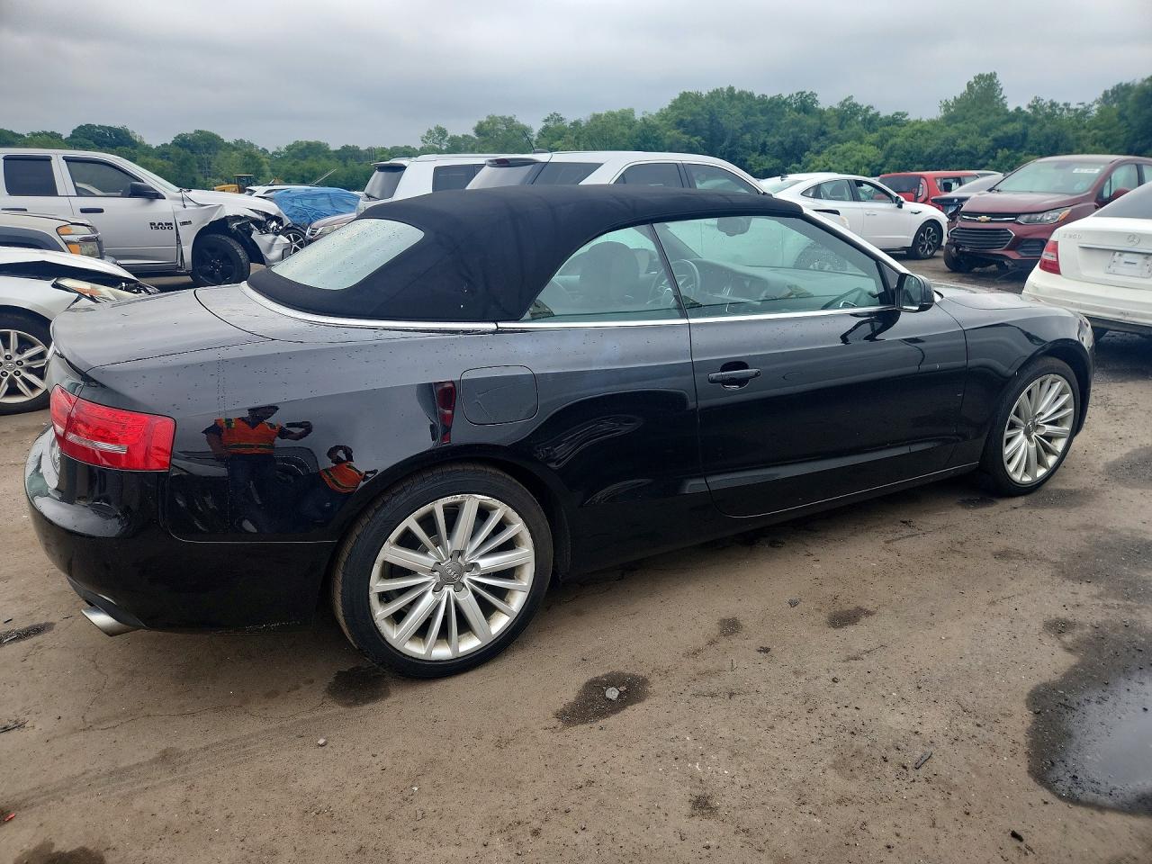 2011 Audi A5 Premium Plus Черный vin: WAULFAFHXBN015056