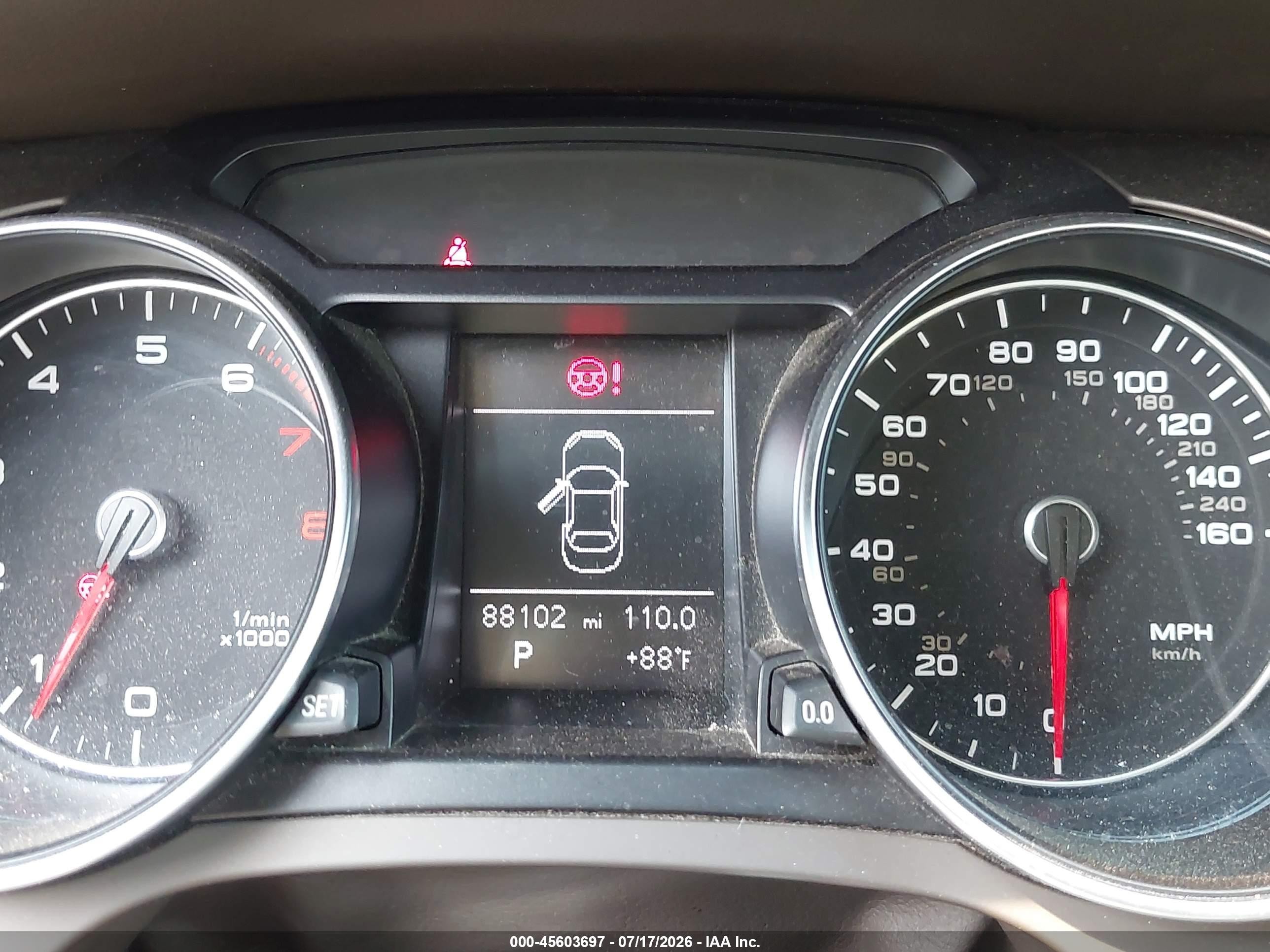 2013 Audi A5 2.0t Premium Белый vin: WAULFAFHXDN007669