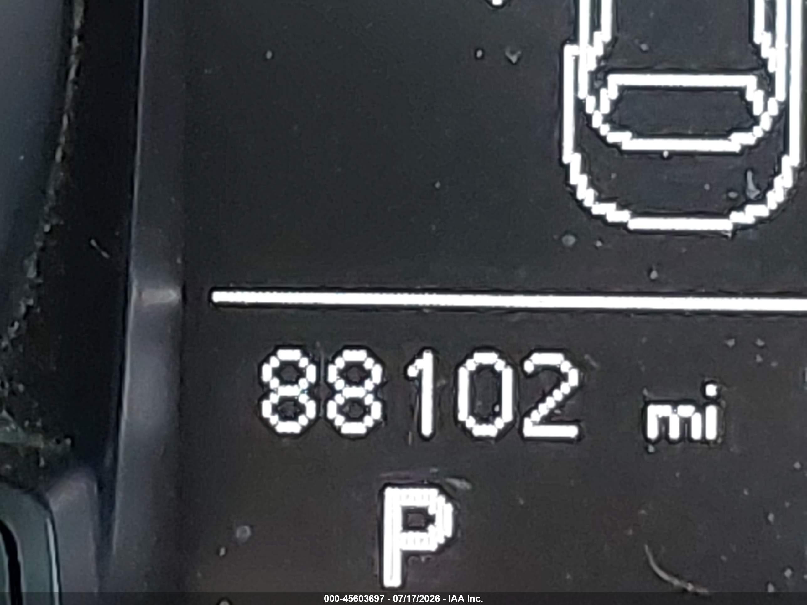 2013 Audi A5 2.0t Premium Белый vin: WAULFAFHXDN007669