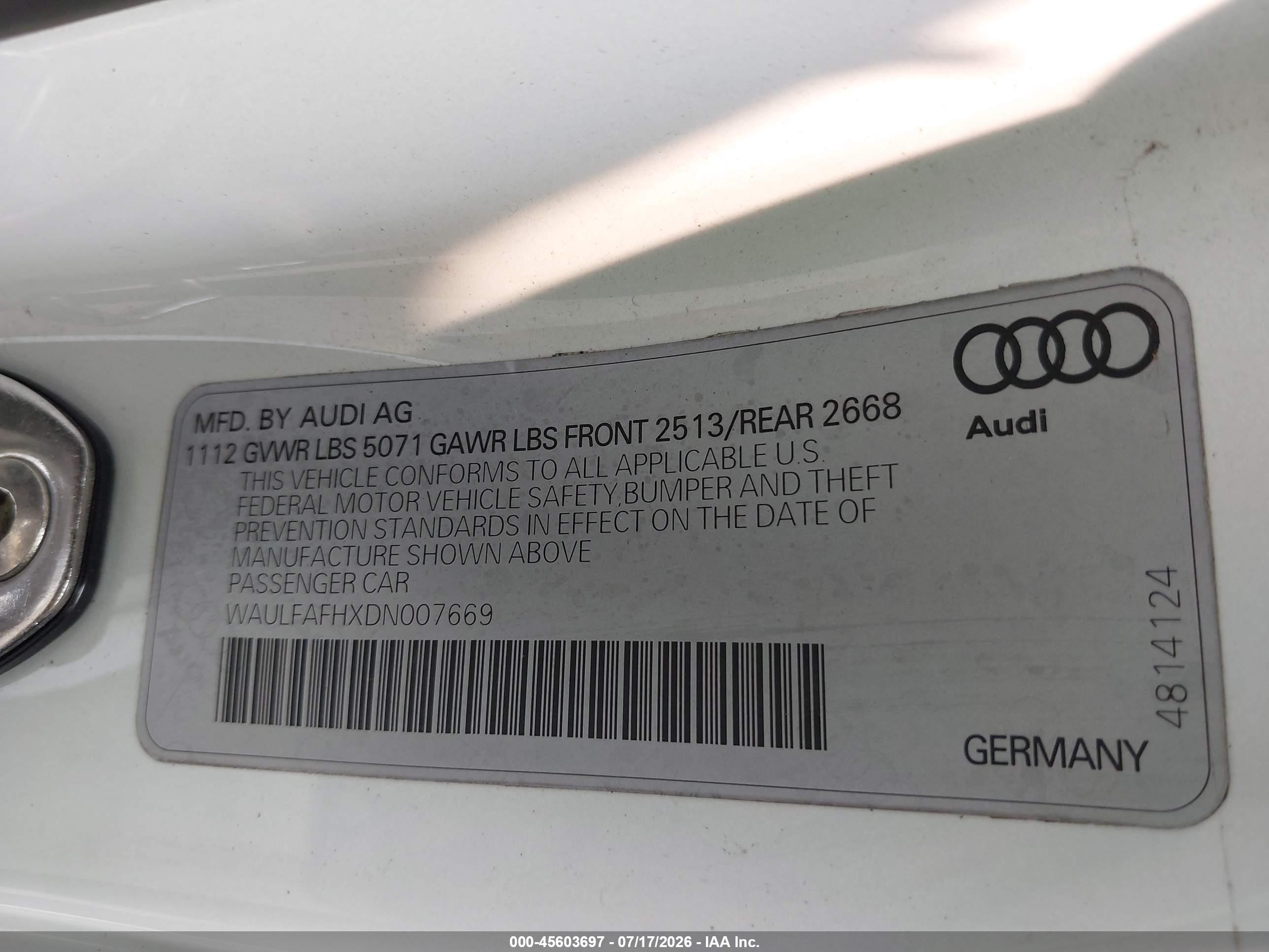 2013 Audi A5 2.0t Premium Белый vin: WAULFAFHXDN007669