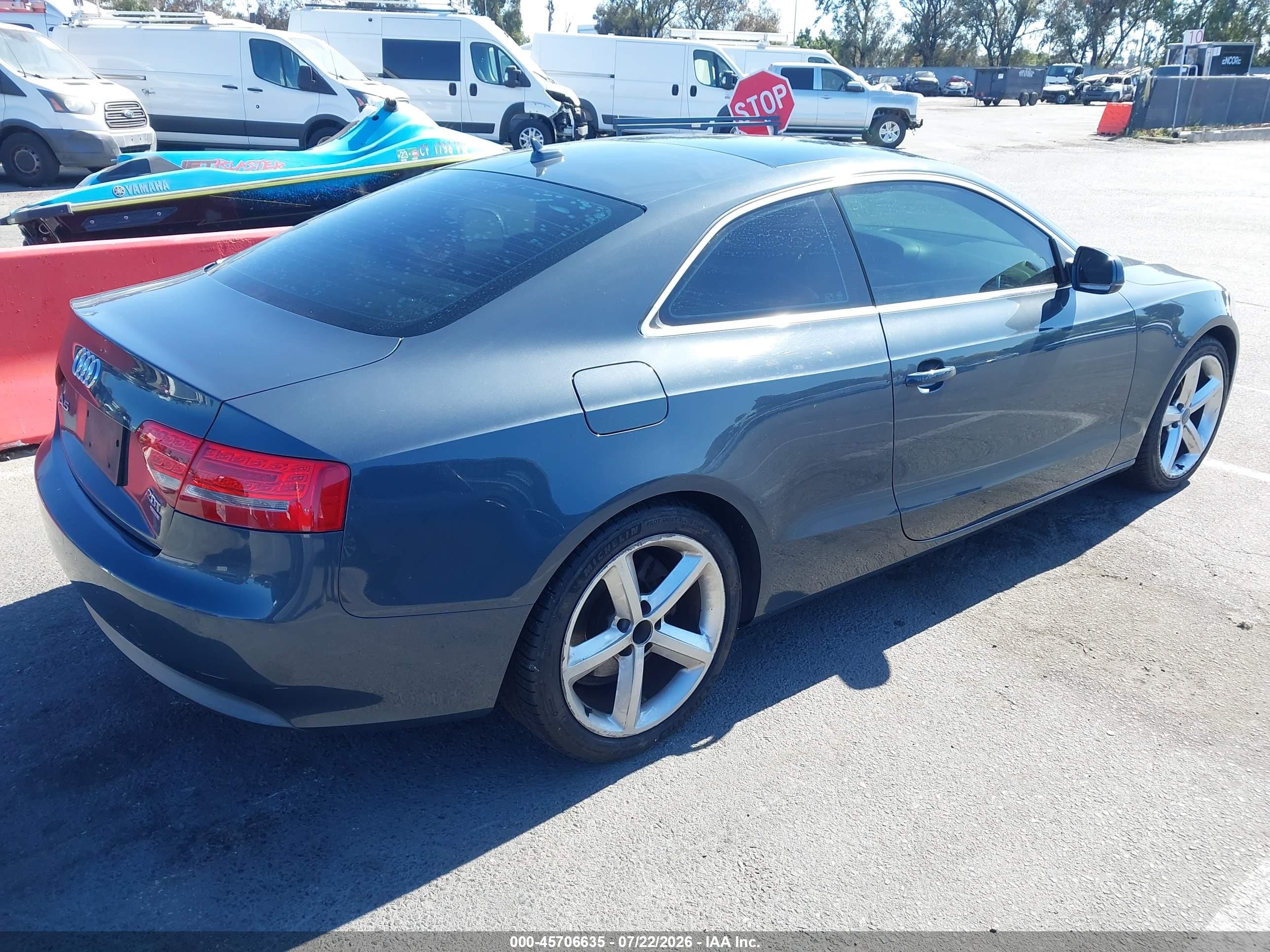 2010 Audi A5 2.0t Premium Gray vin: WAULFAFR0AA003237