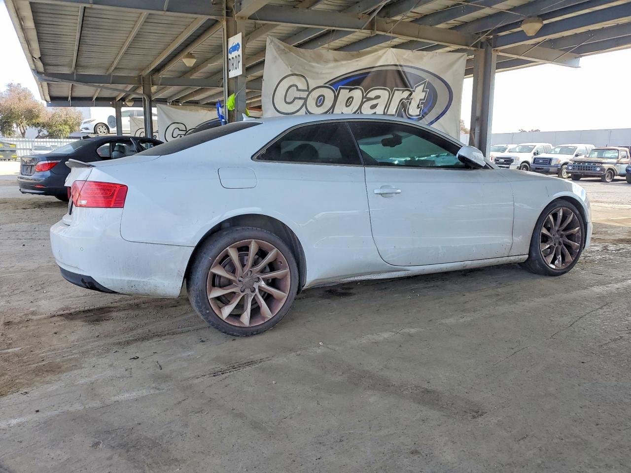 2013 Audi A5 Premium Plus White vin: WAULFAFR0DA026120